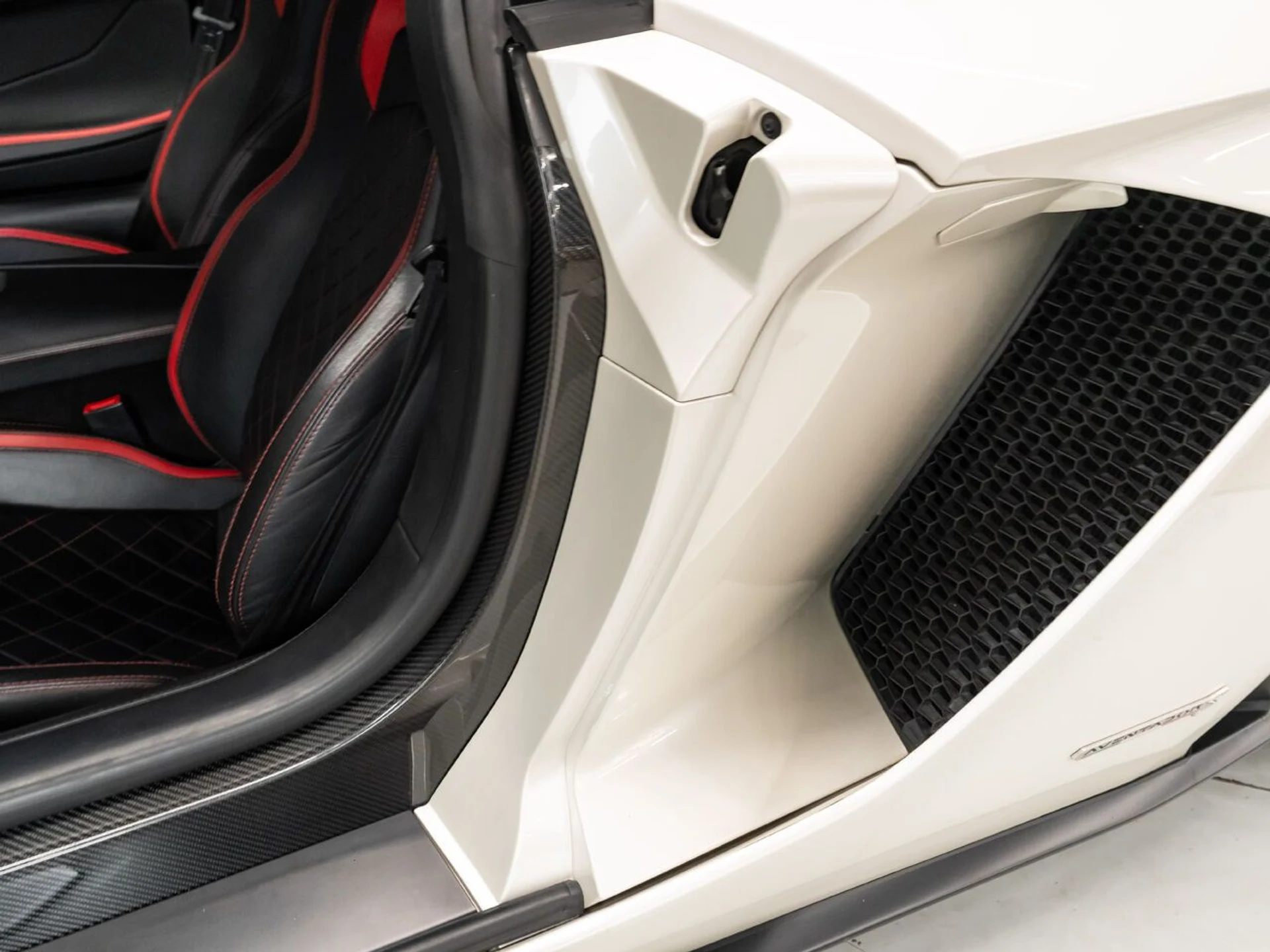 mph132_4220554094_lamborghini_aventador_2017_96a2e635a1