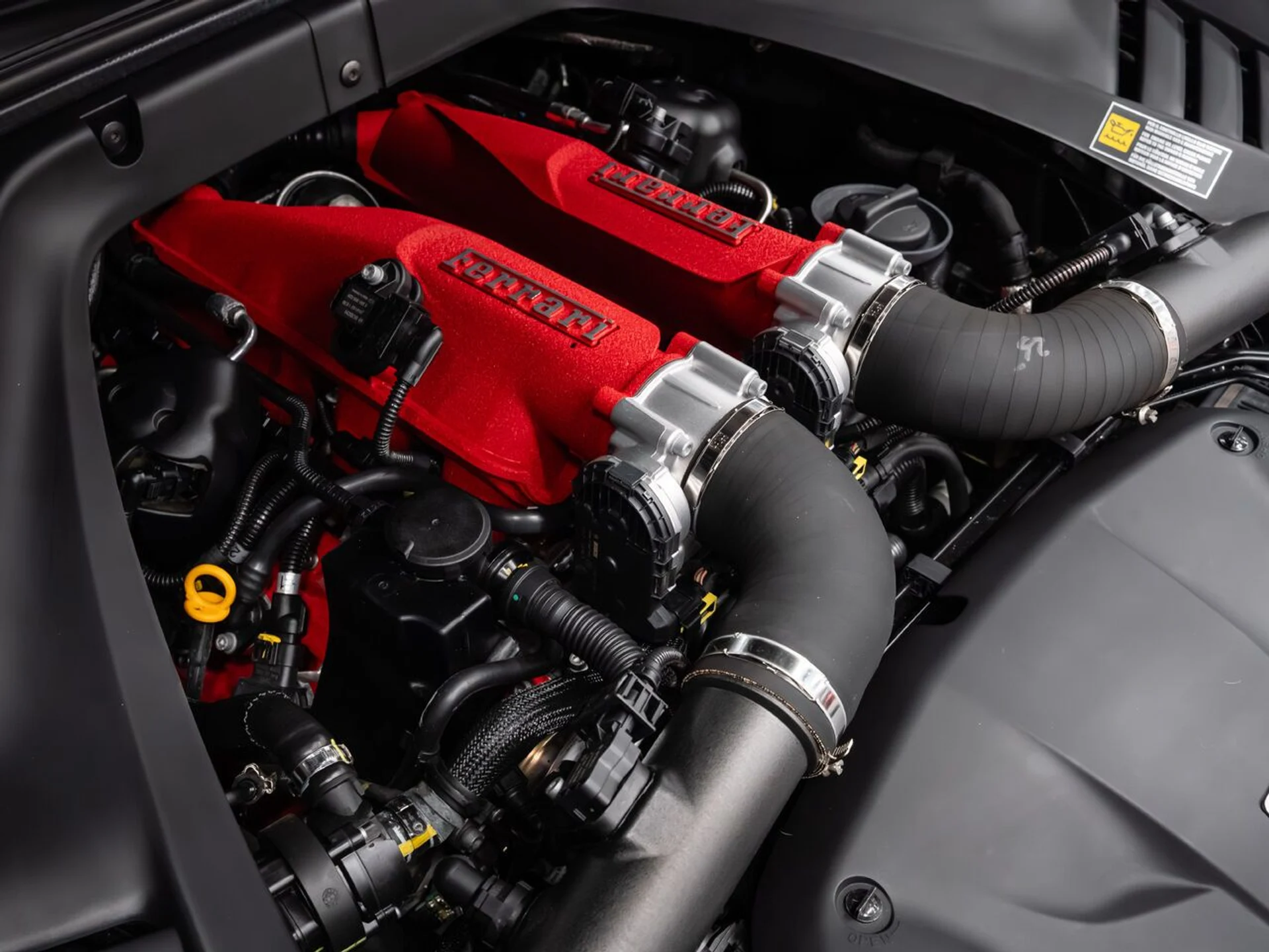 mph133_1086991371_ferrari_california_2015_678a70b45e