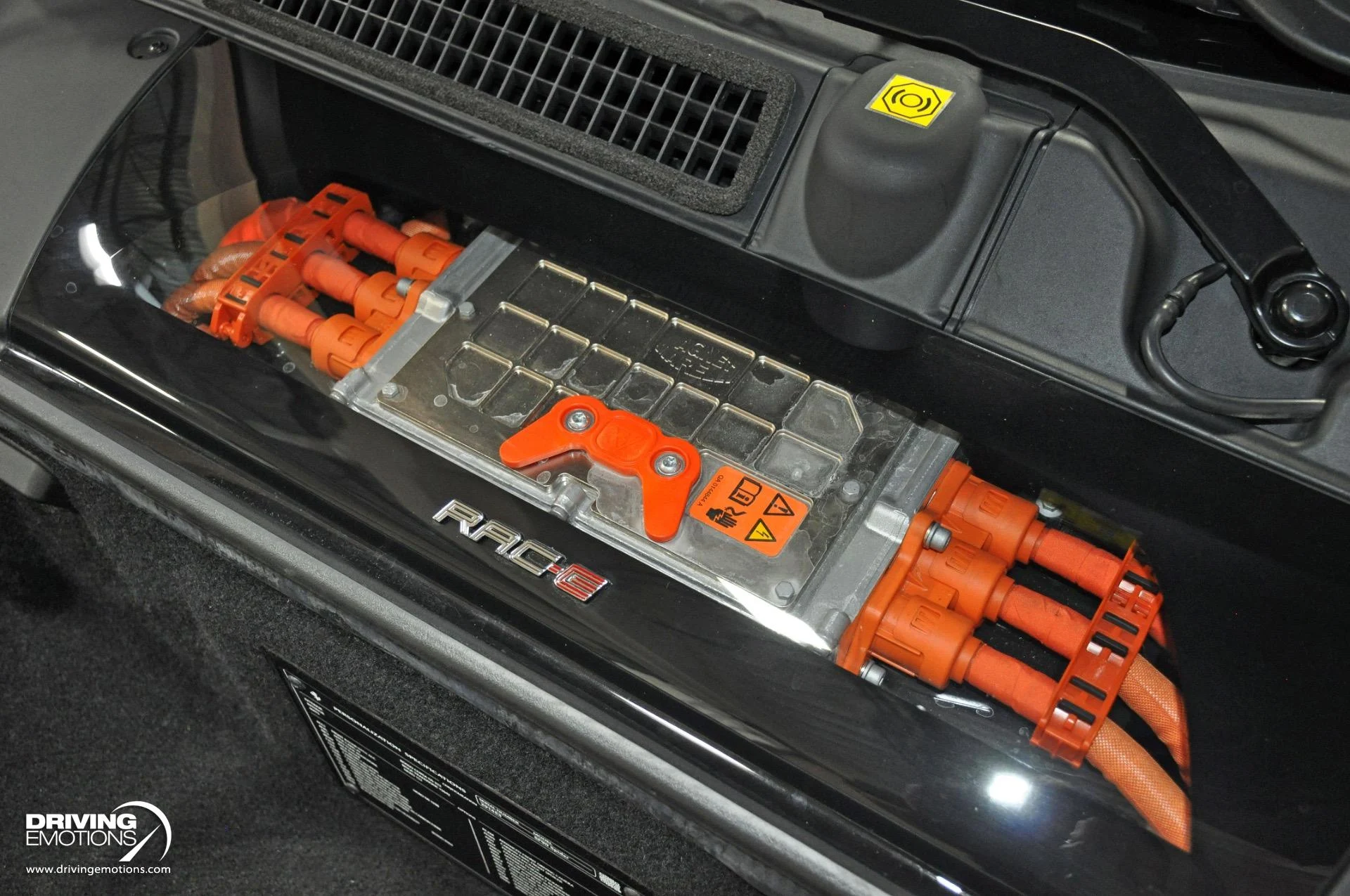 mph133_3485308331_860_p134_l_32755316ba