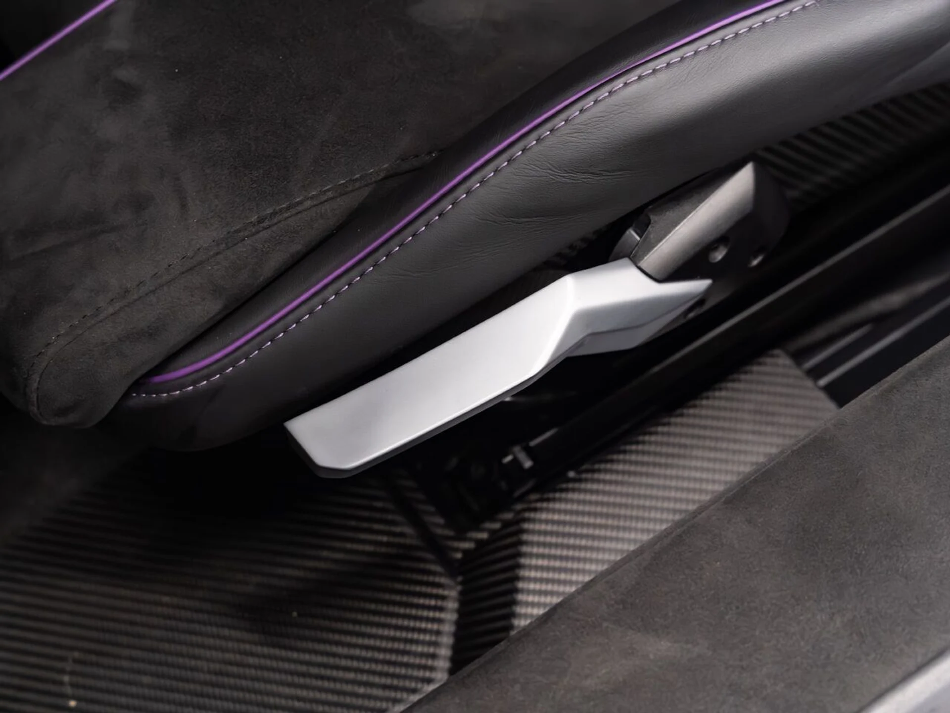 mph133_4106358957_lamborghini_huracan_tecnica_2023_5af34a7522