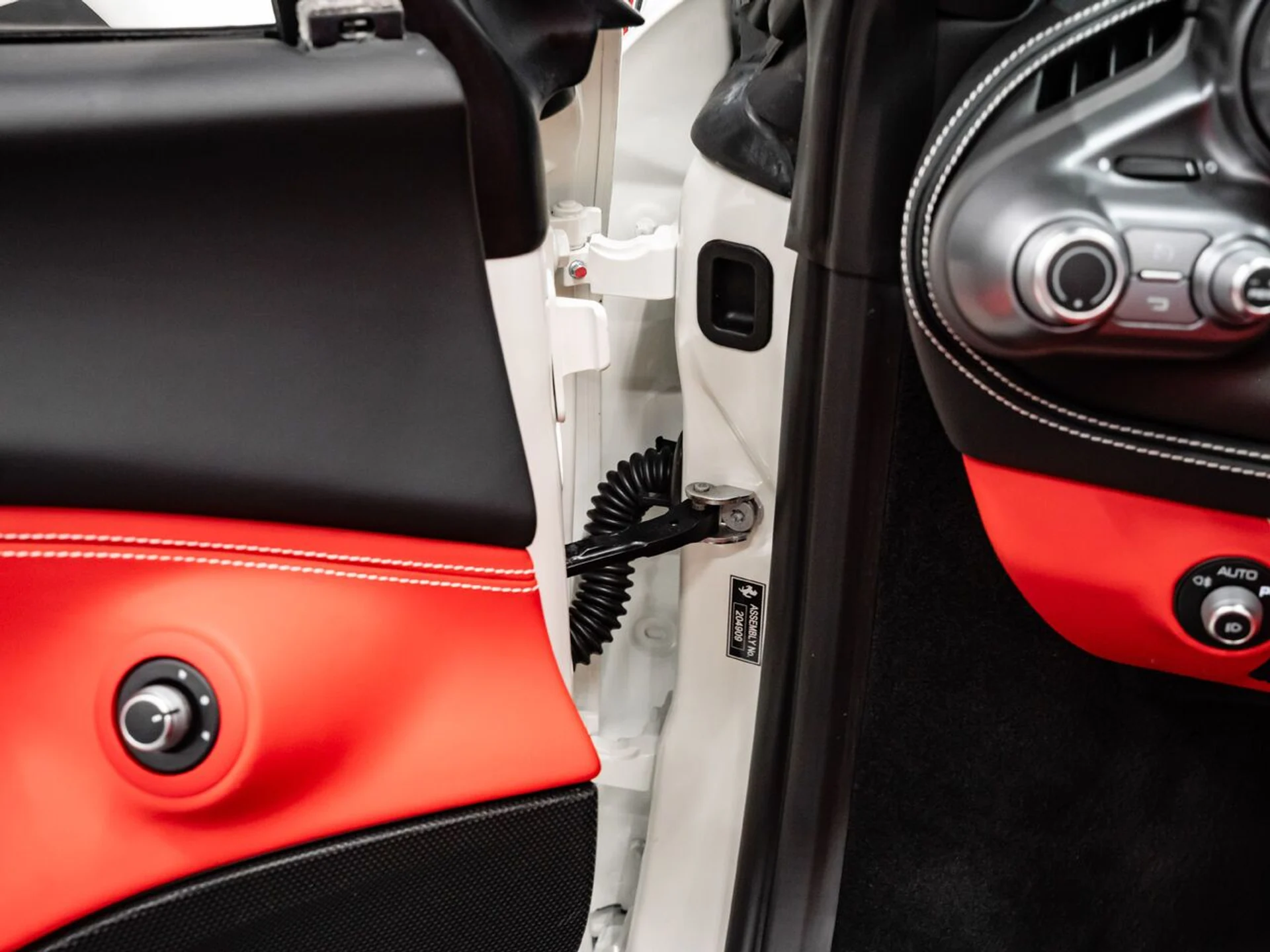 mph133_996433_ferrari_f8_spider_2022_dd759410d8