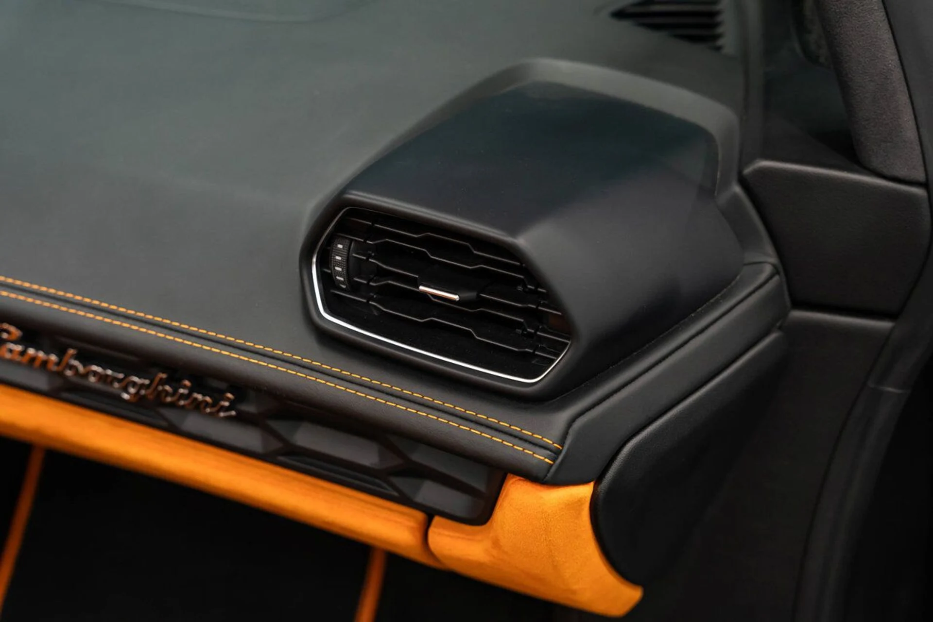mph134_201039709_lamborghini_huracan_2016_d8d6dd97ae