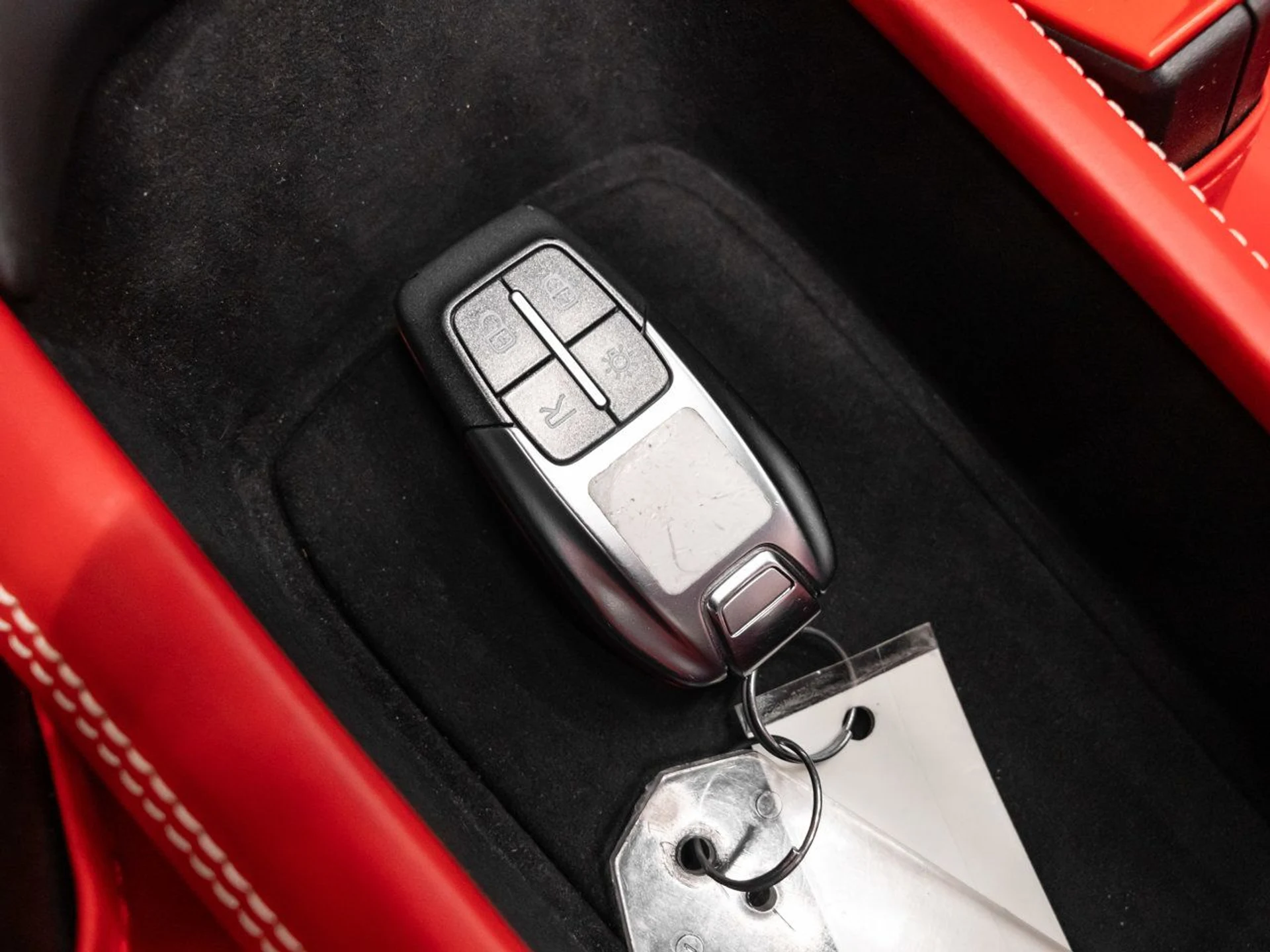 mph134_597933937_ferrari_f8_spider_2021_04040d87ea