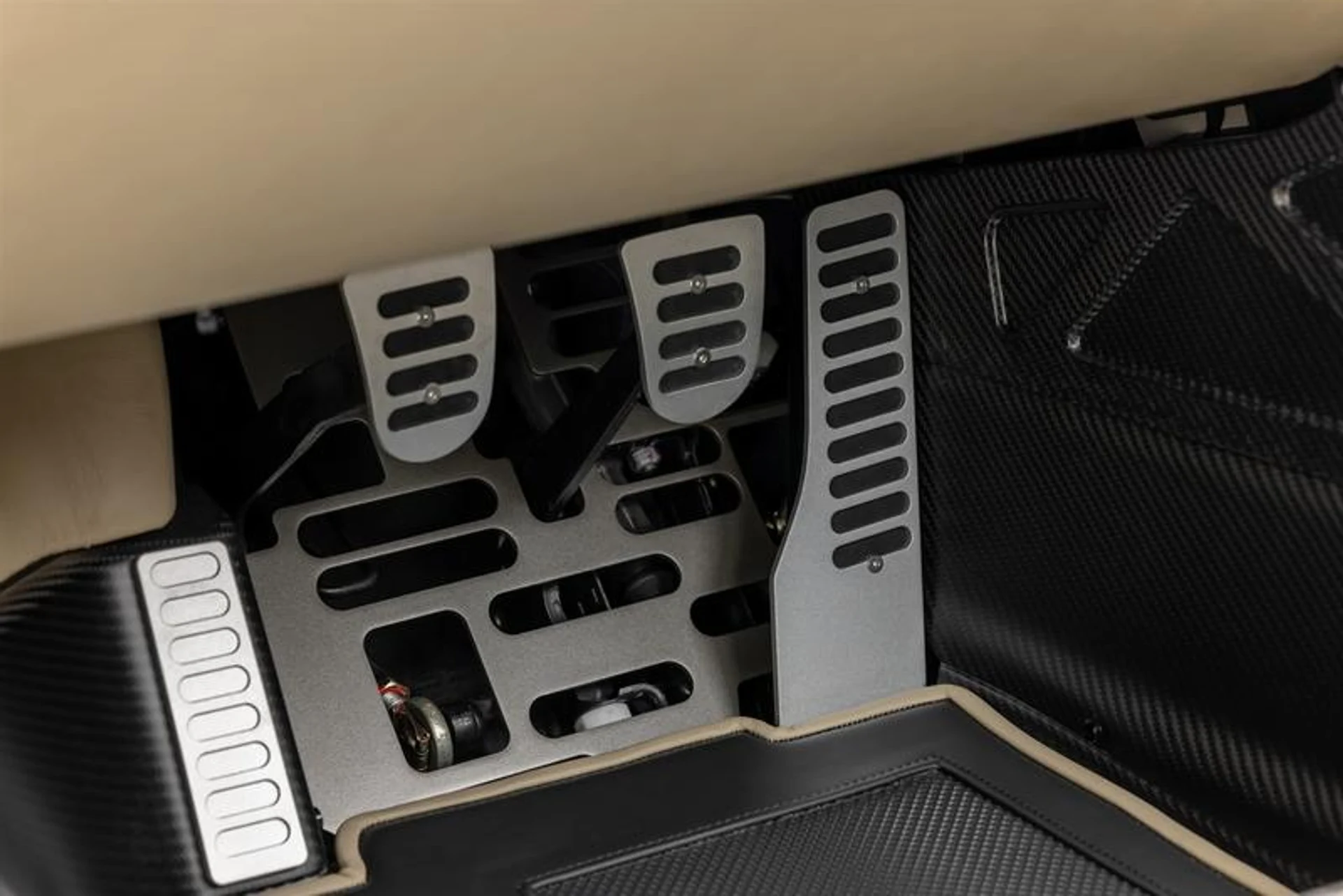 mph134_822264910_EA_071_BA_2_E9_AE_45_A0_B977_03_D671_F85232_934fca02a1