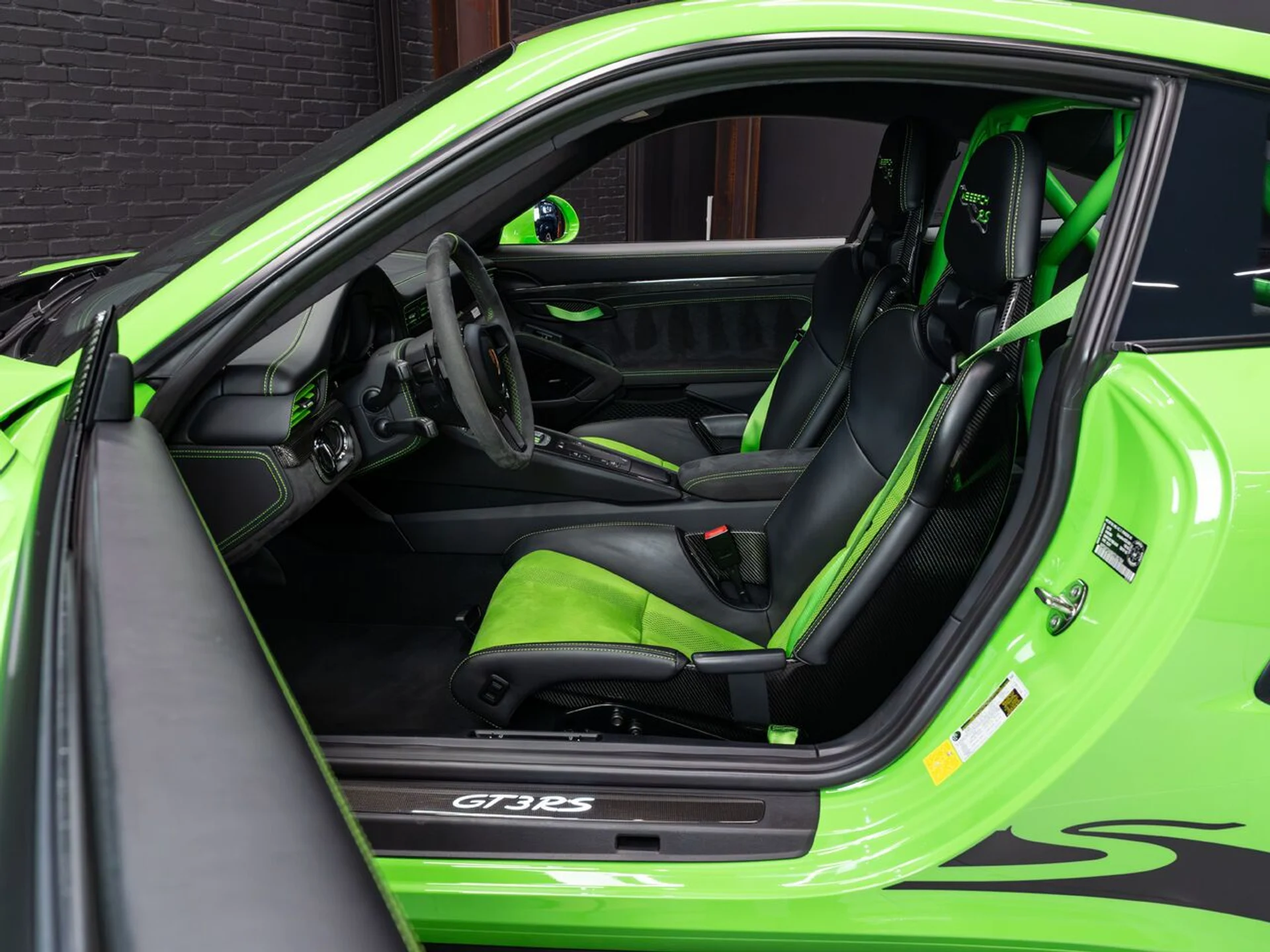 mph135_1029033445_porsche_911_2019_9cb4ffff6b