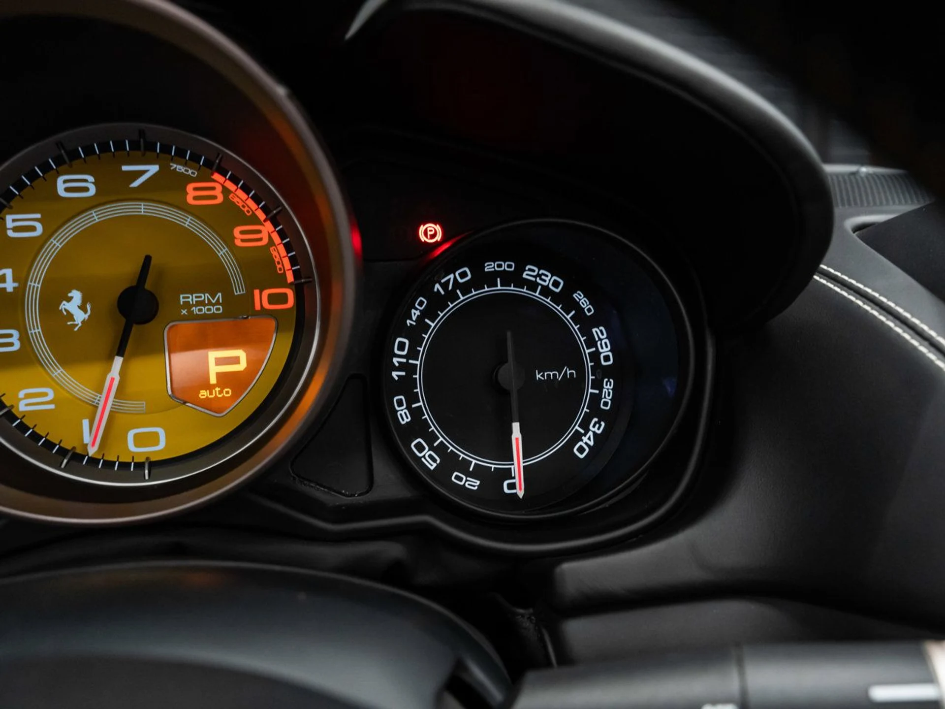 mph135_1868379077_ferrari_california_2011_3f70cacd76