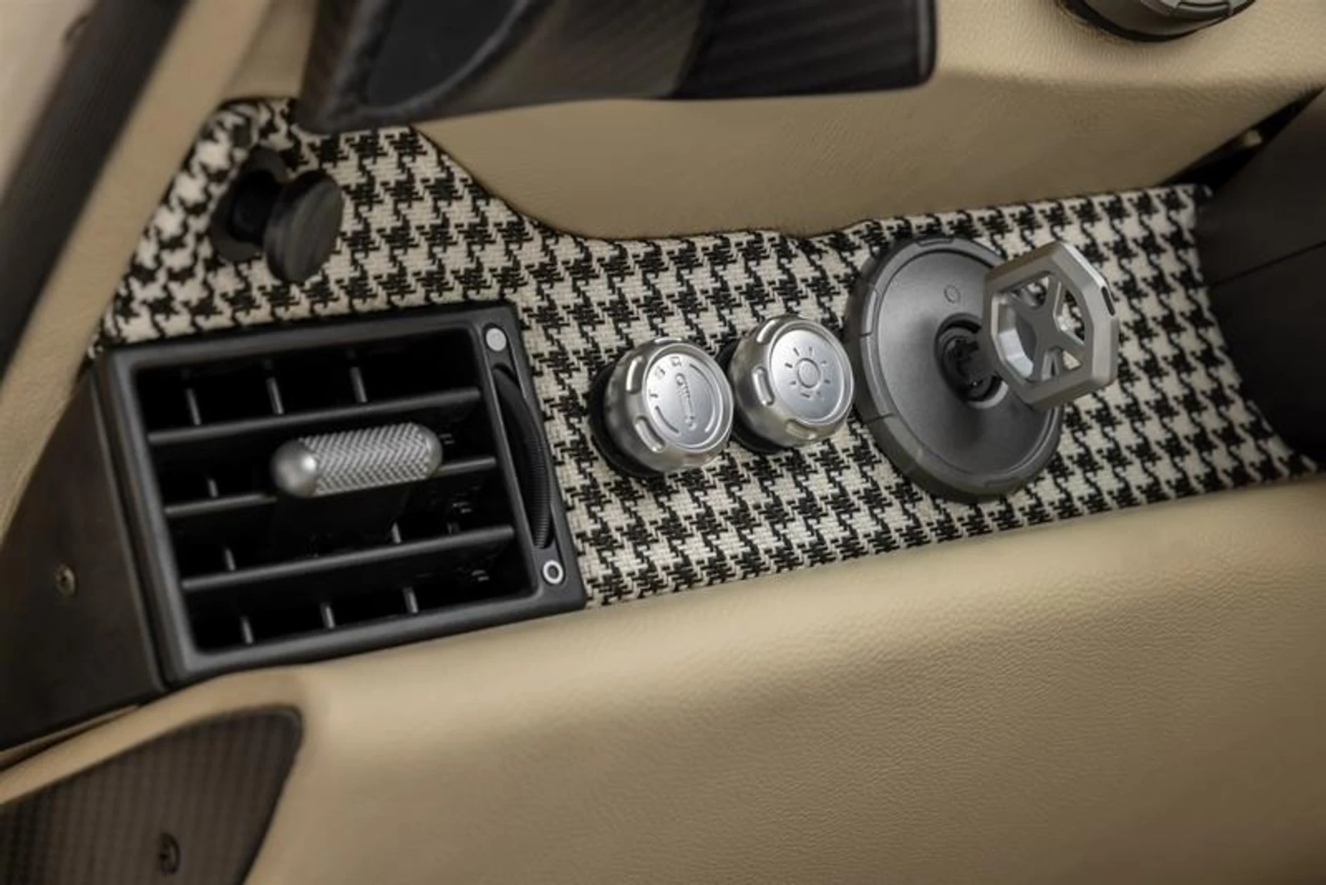 mph135_2580888634_011_F3543_8085_4675_A5_F7_9_DBA_806_E99_DF_02d192d0ce