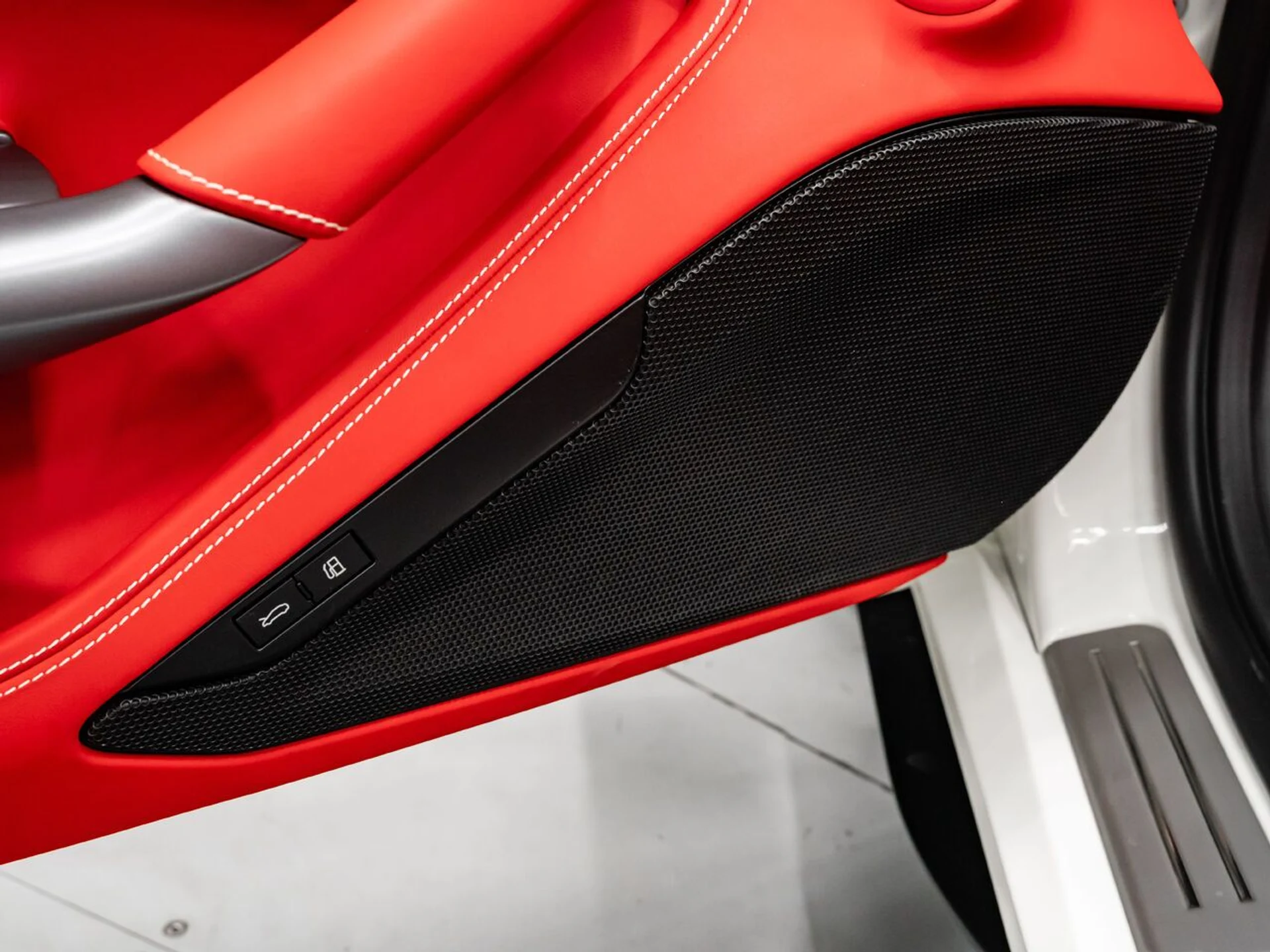 mph135_3956503581_ferrari_f8_spider_2022_7bf44ce4b7