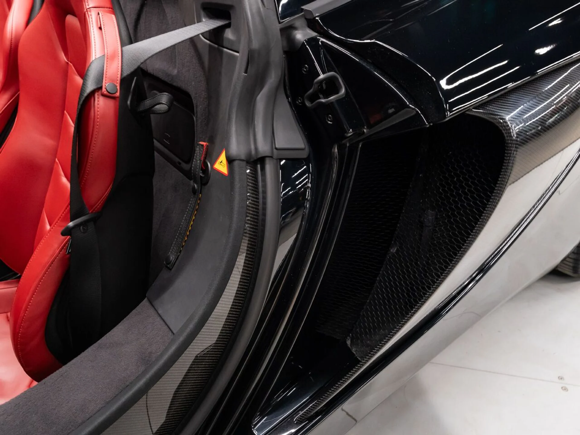 mph135_4244965117_mclaren_650s_2015_0b0edf5ce5