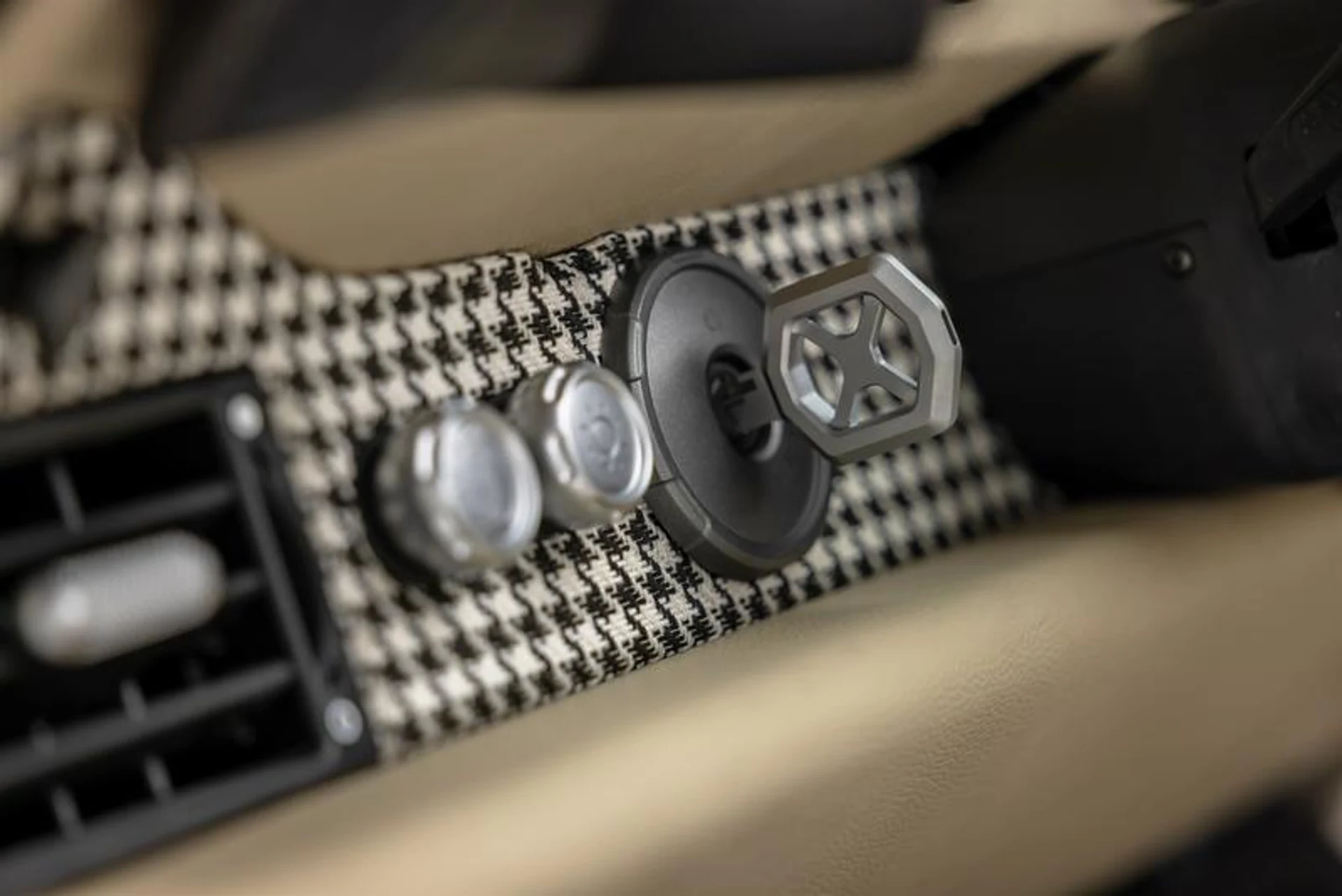 mph136_2336415624_A41040_C6_5_FB_9_4_C2_F_B1_A3_96_AADA_4234_A4_ae992ad64f