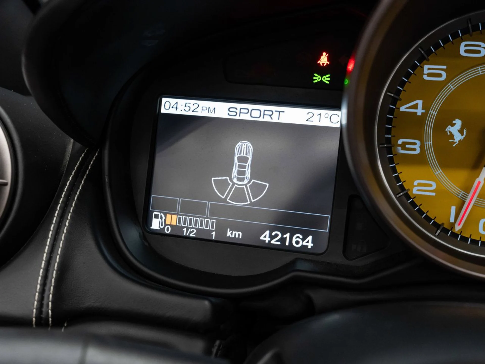 mph136_251201638_ferrari_california_2011_52a4118513