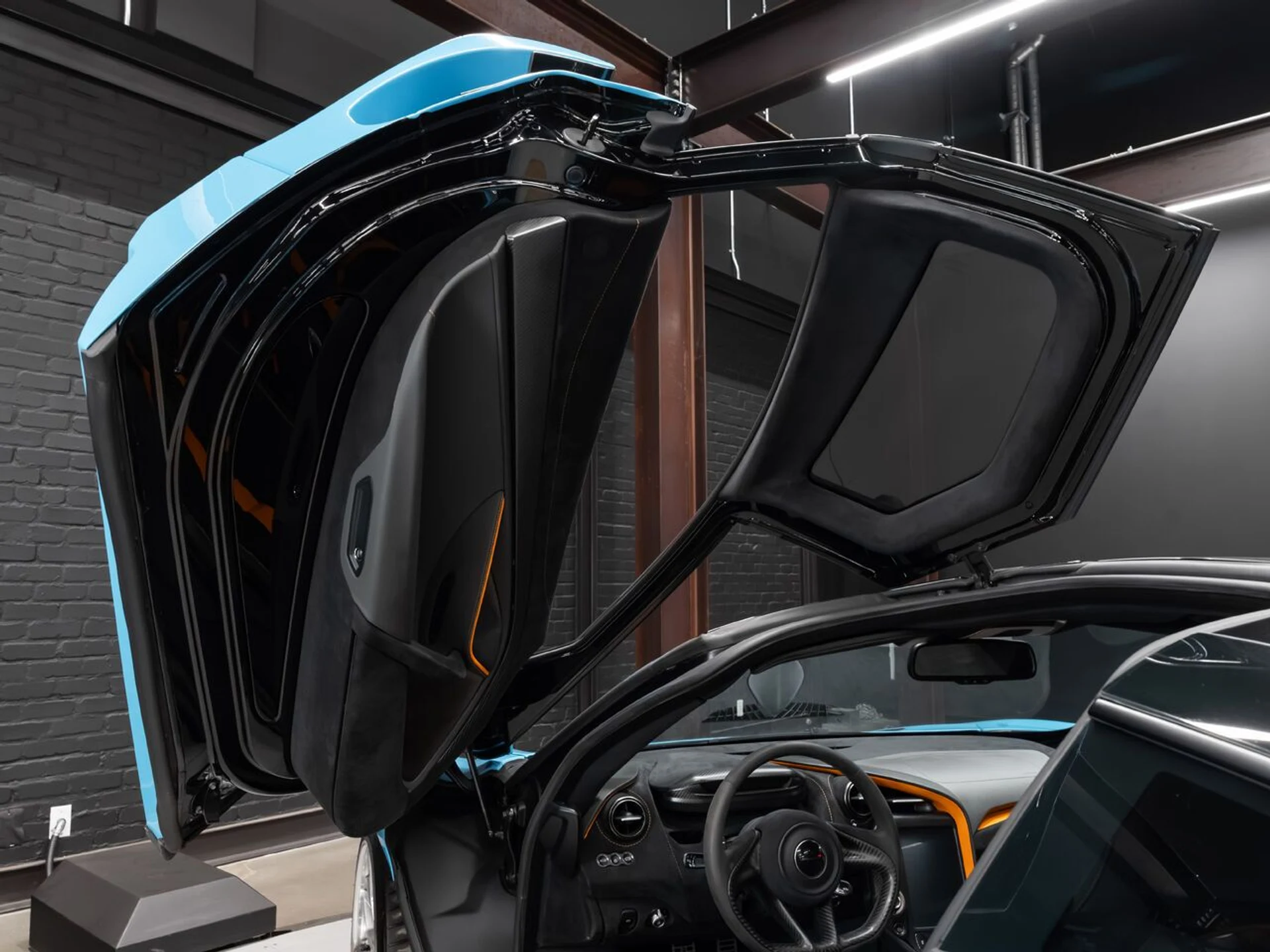 mph136_2617013668_mclaren_720s_2018_7c6e4ee462