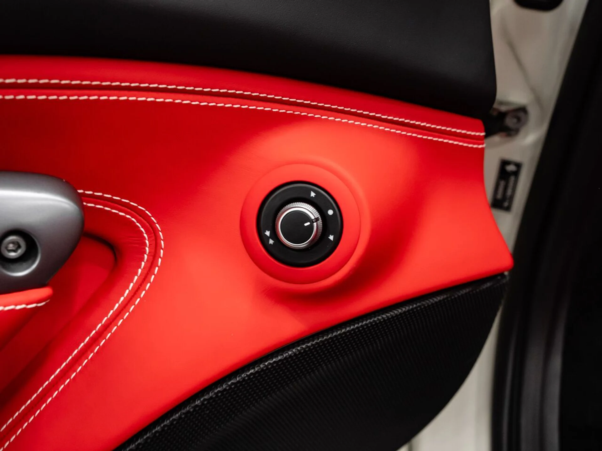 mph136_2808504496_ferrari_f8_spider_2022_c7ccbb4093