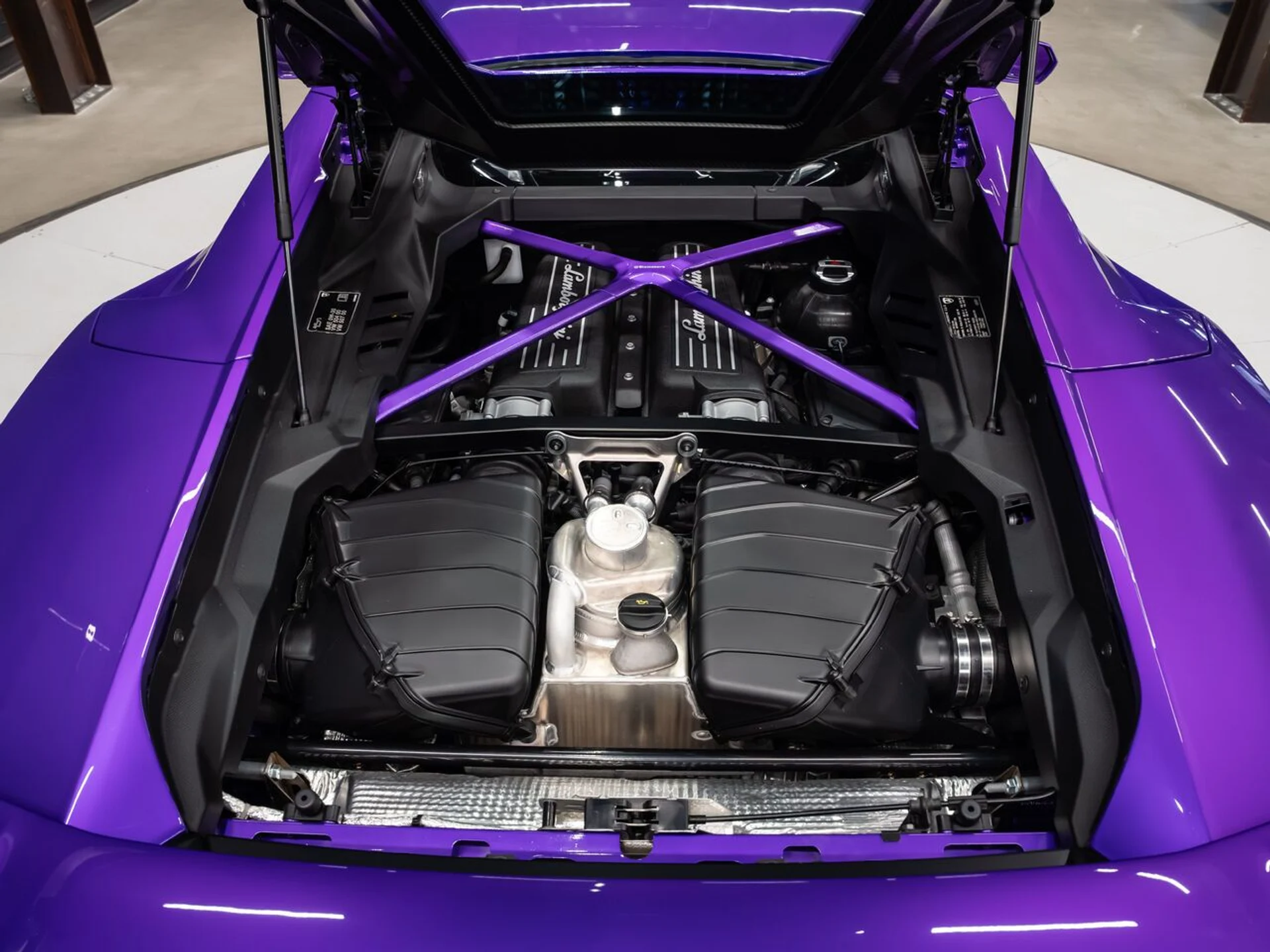 mph136_3006974152_lamborghini_huracan_tecnica_2023_d9fb2e01bb