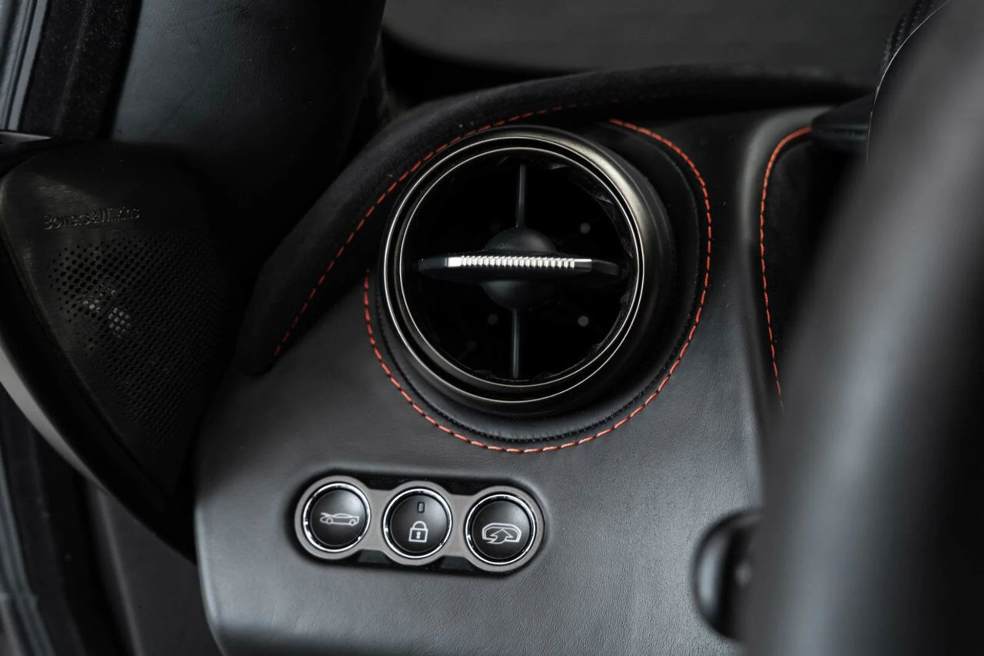 mph137_1476068897_mclaren_720s_2018_db9d831bf7