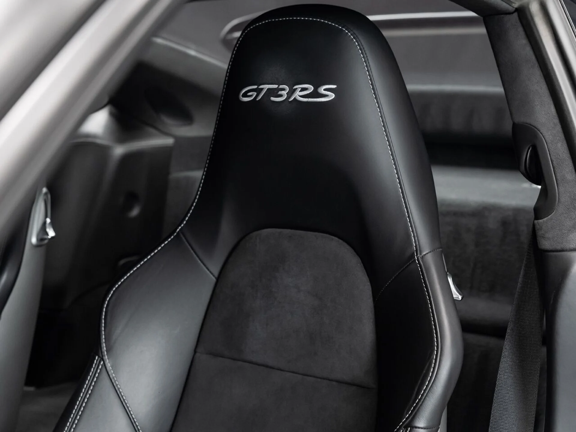 mph137_2015094153_porsche_911_2019_a88efe93c4