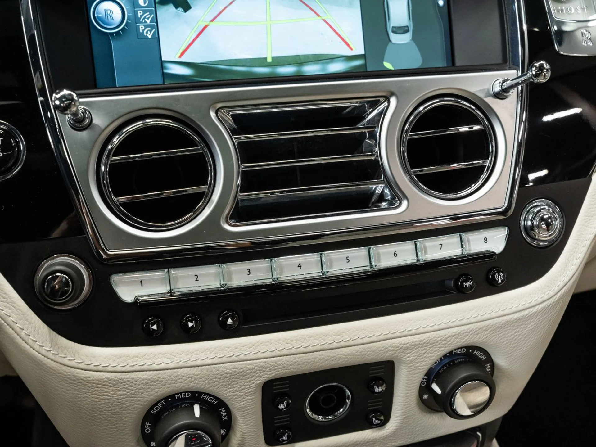 mph137_3377890713_rolls_royce_ghost_2012_043ebdd8c9