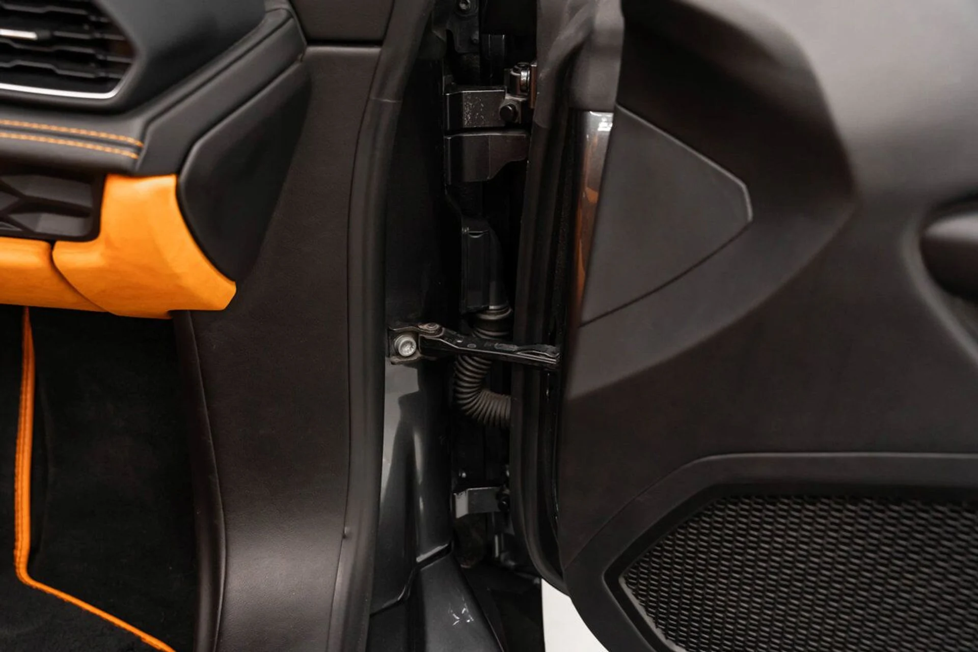 mph137_4066486917_lamborghini_huracan_2016_868e906c7e