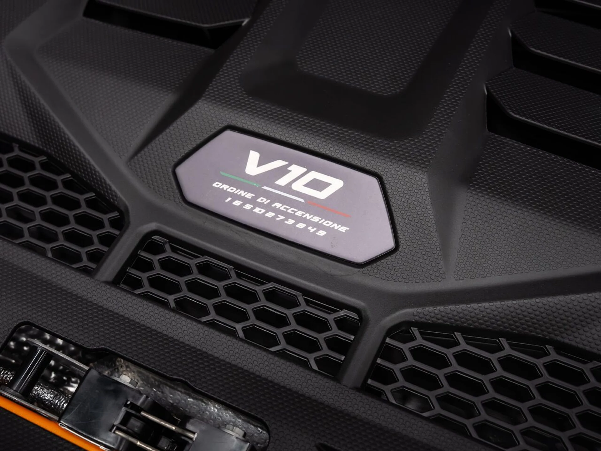 mph137_4231825893_lamborghini_huracan_2023_2567a33a4e