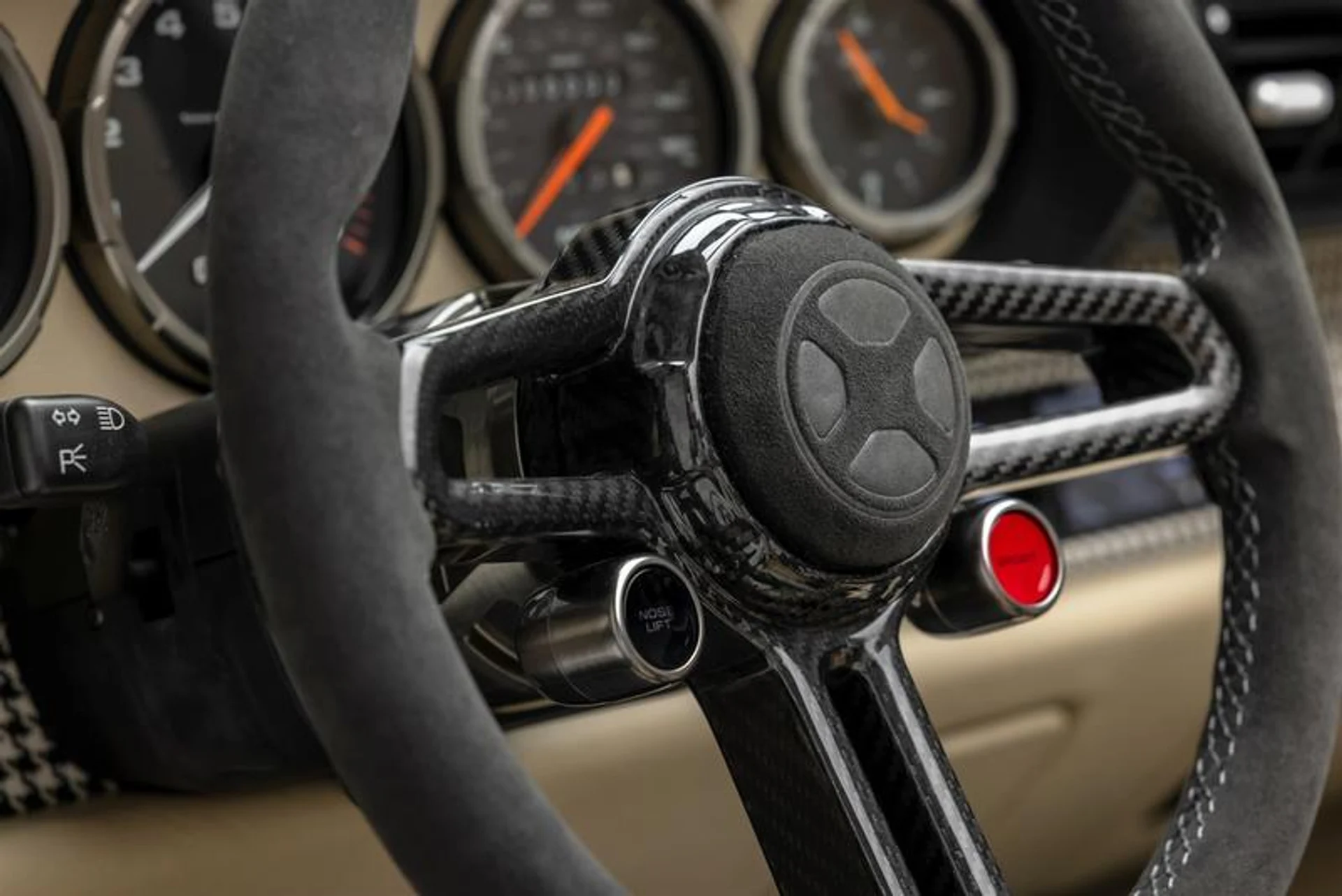 mph138_2366477800_C16_F33_AC_AD_08_4191_8_AA_9_6_F6_D3_A89_C8_D9_8039067d31