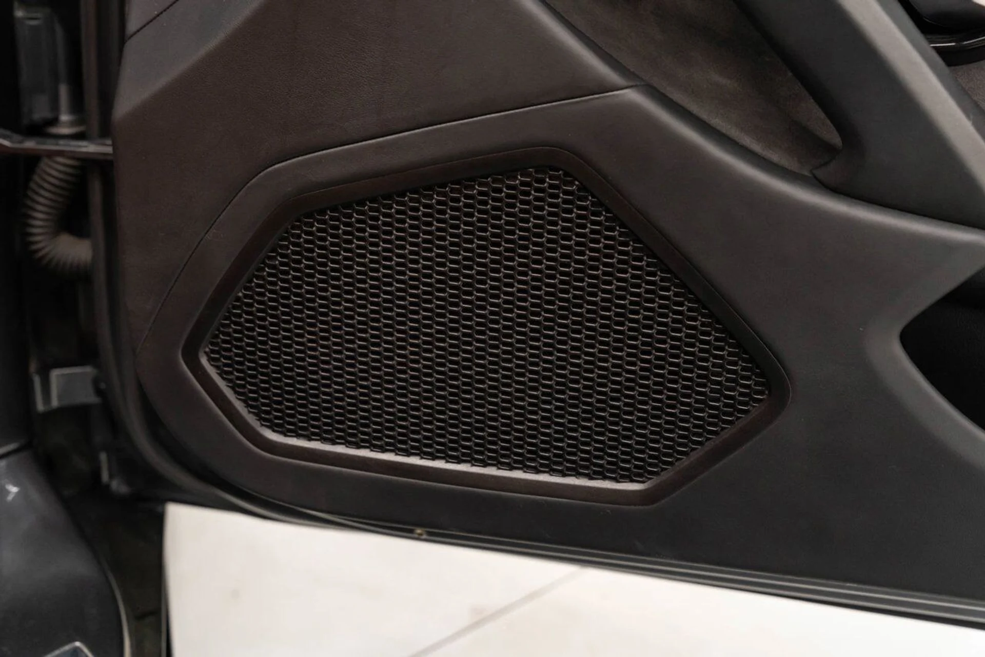 mph138_3124046982_lamborghini_huracan_2016_845a6d08c0