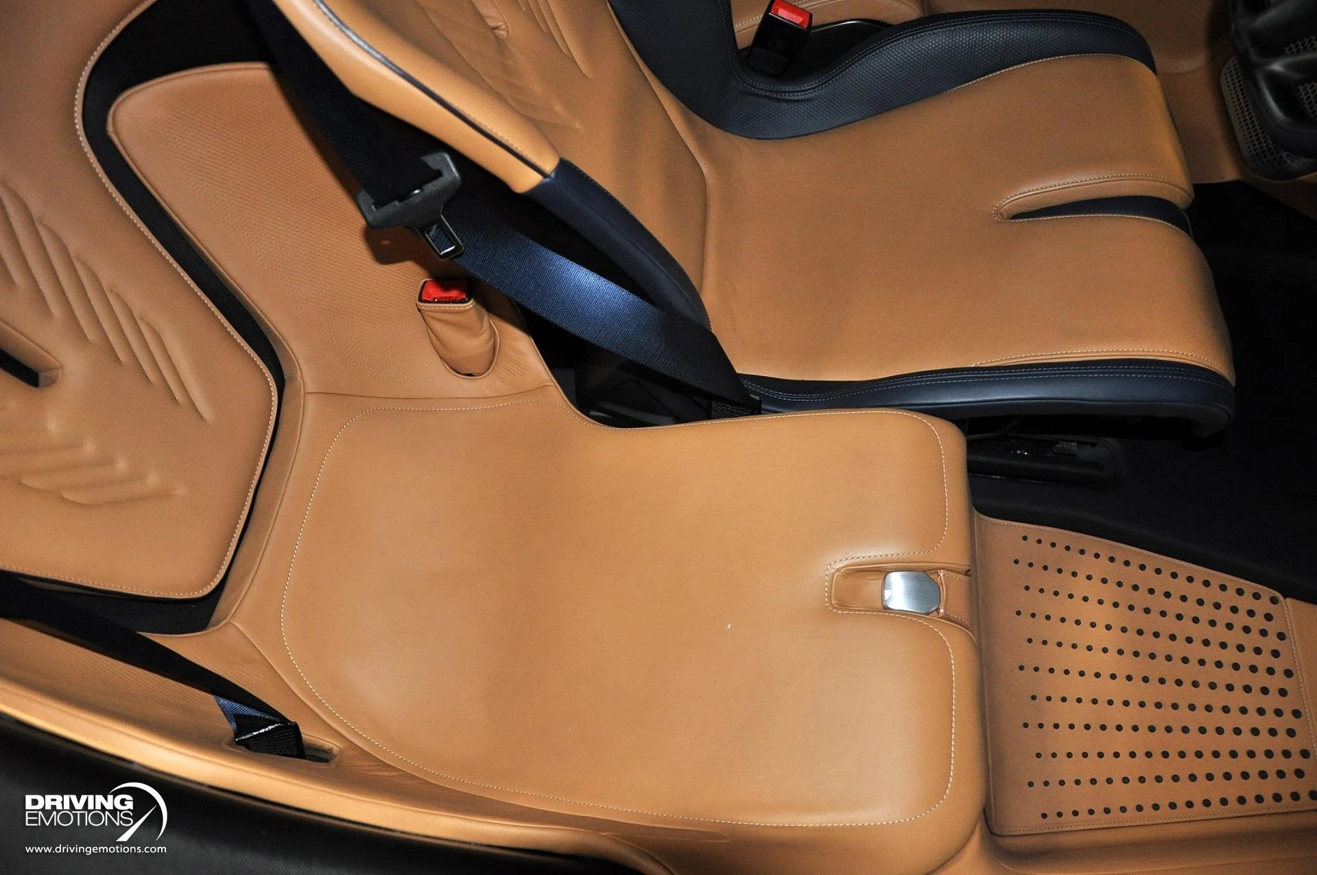 mph138_3250433739_821_p139_l_d1a8aea639