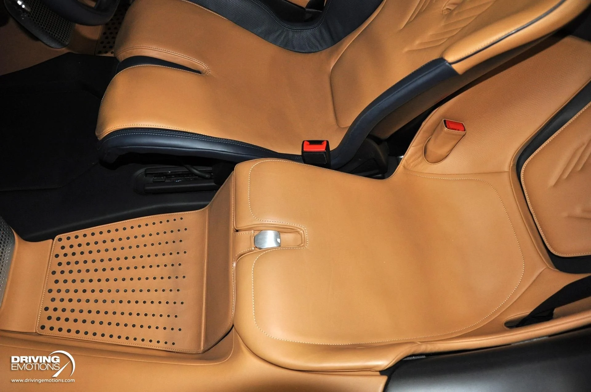 mph140_143795156_821_p141_l_c172235d6d