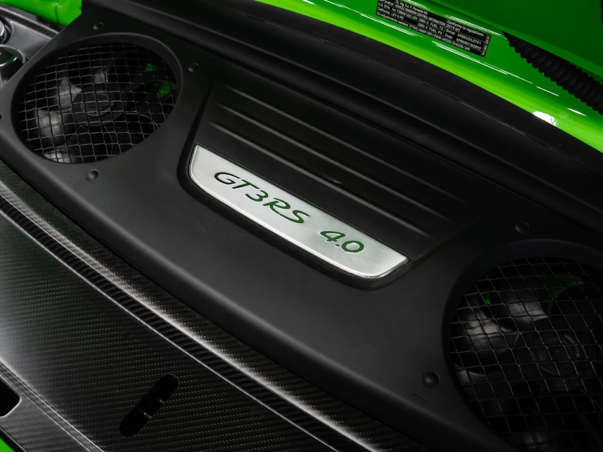 mph140_3277868184_porsche_911_2019_f577536296