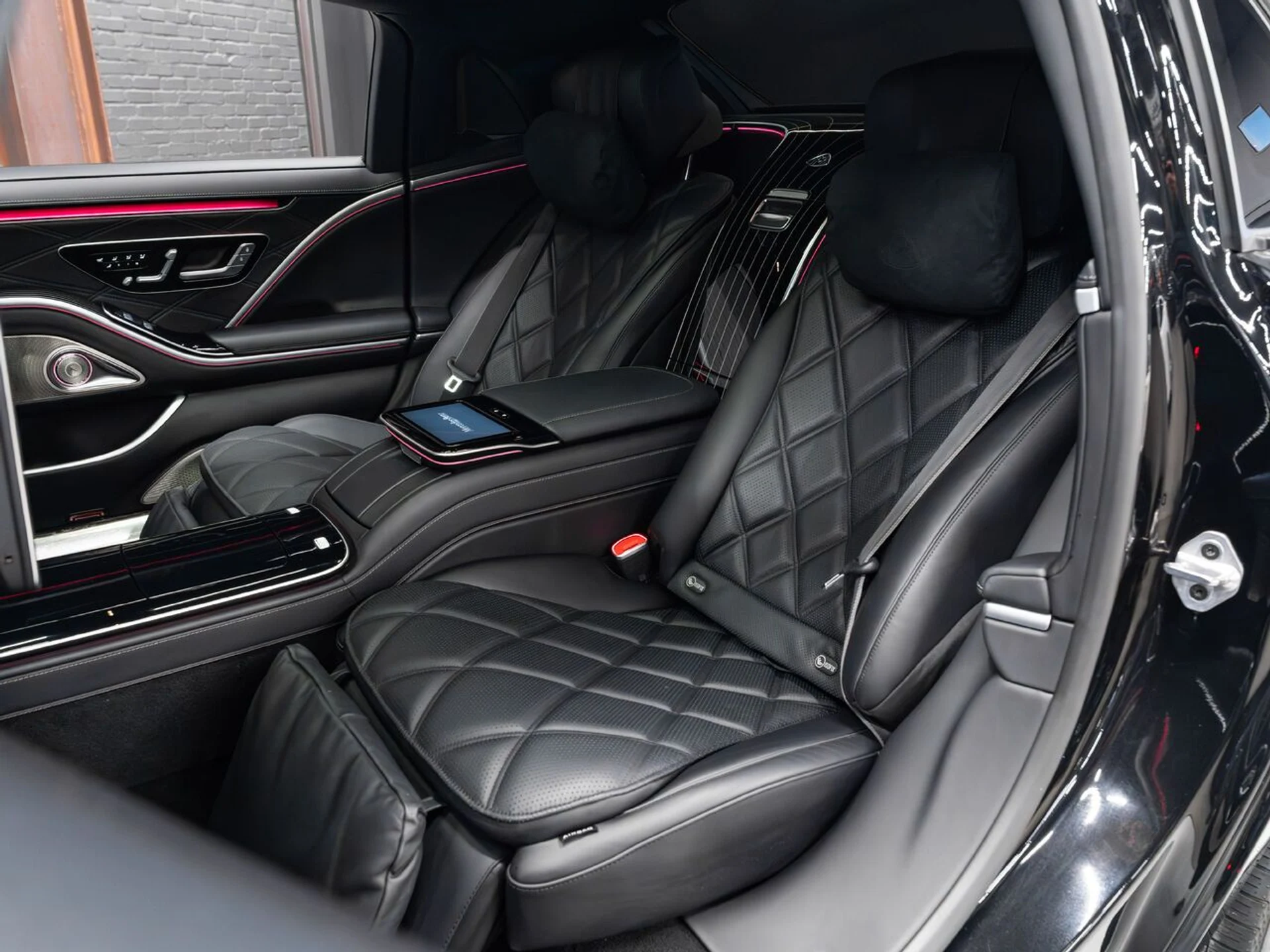 mph141_2185456746_mercedes_benz_s_class_2023_2f912e994c