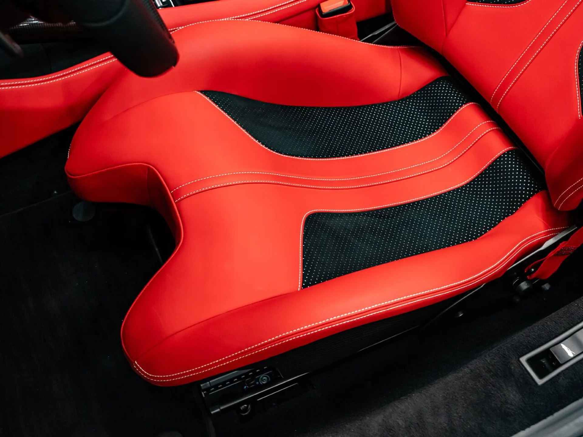 mph142_3788833197_ferrari_f8_spider_2022_92507ca7e3