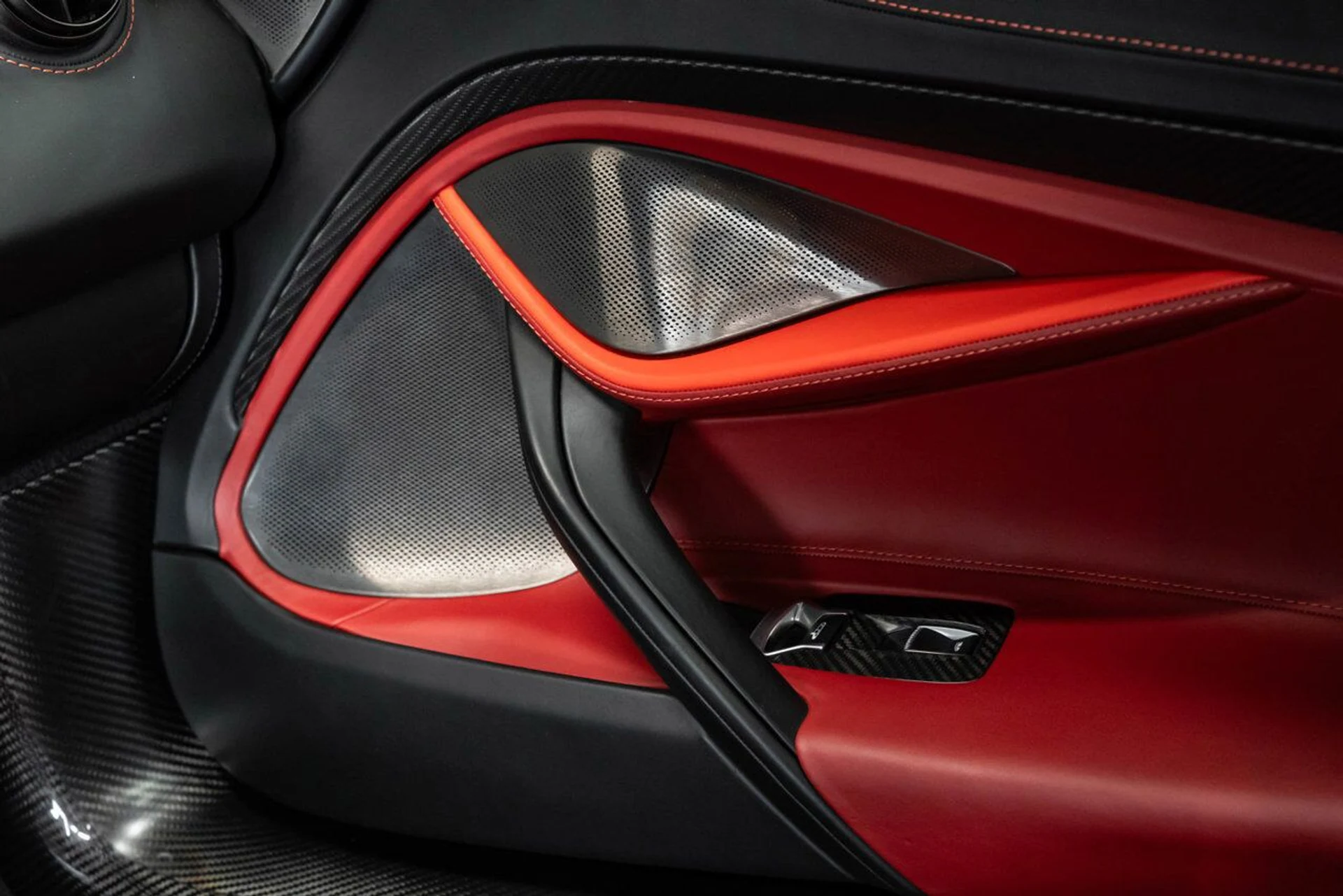 mph143_2158823973_mclaren_720s_2018_b4de04867c