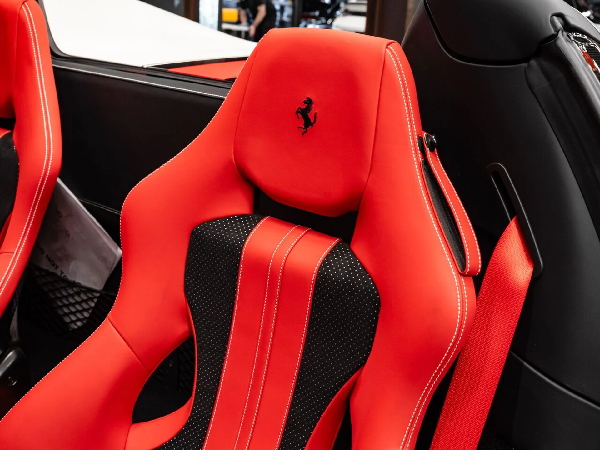 mph143_3077680873_ferrari_f8_spider_2022_702890dade