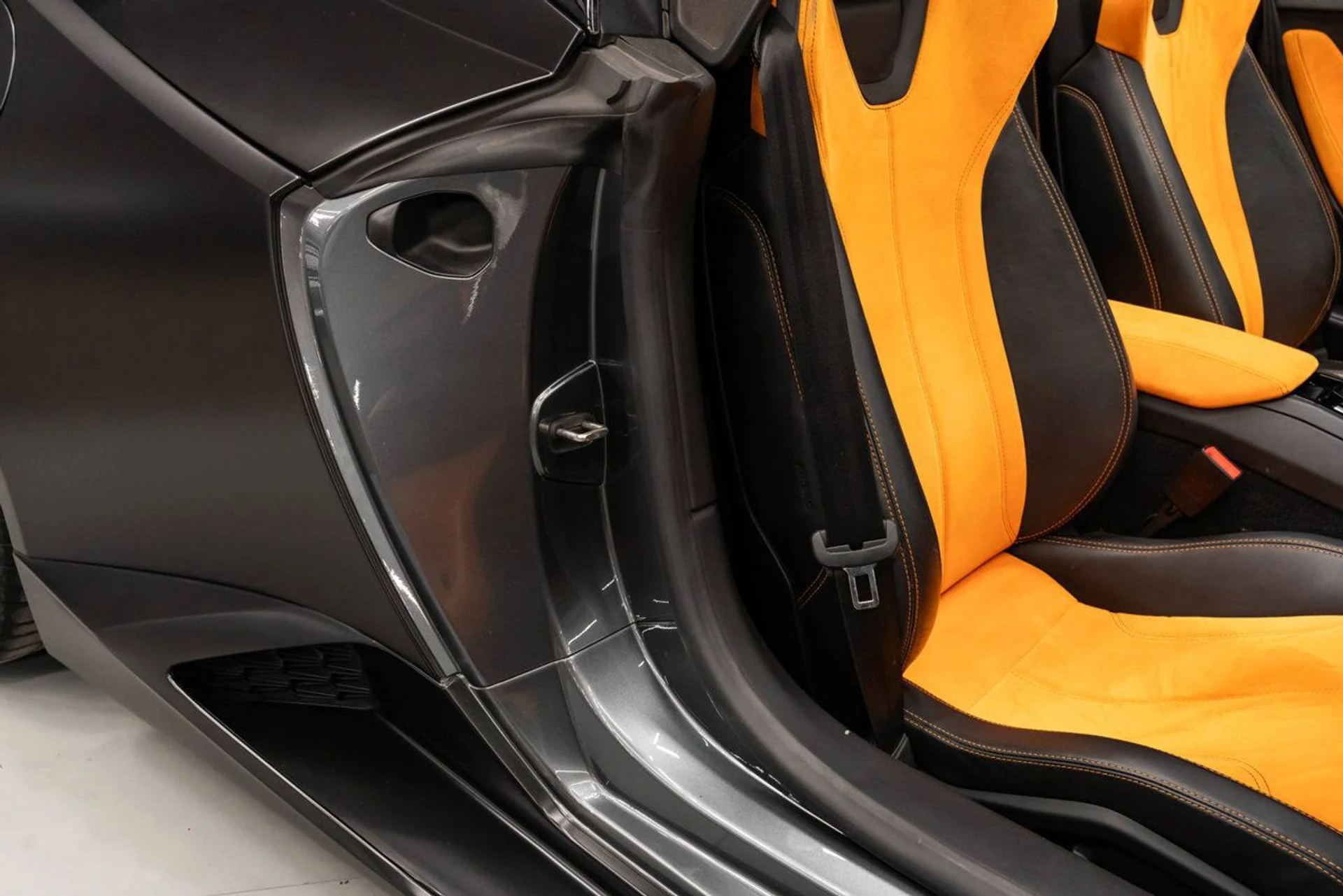 mph144_581872735_lamborghini_huracan_2016_9784d95b60