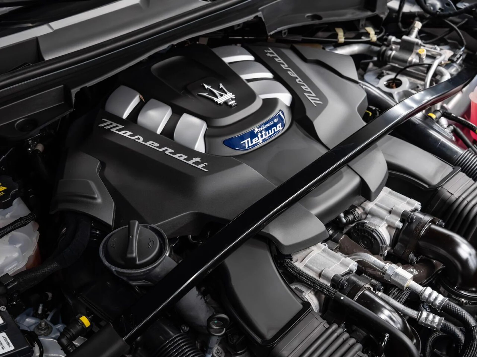 mph145_3465864427_maserati_grecale_2024_01bca782f9