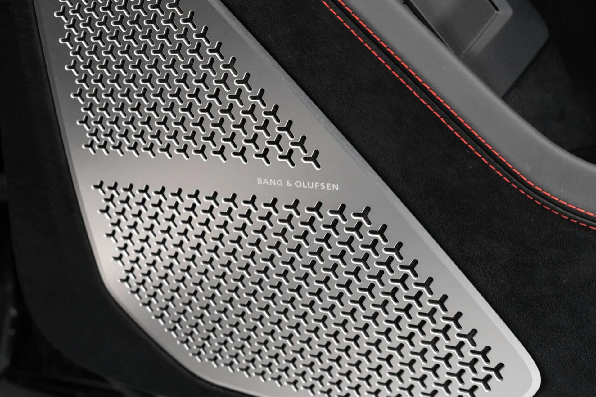 mph145_948754577_lamborghini_urus_2023_b55cffb793