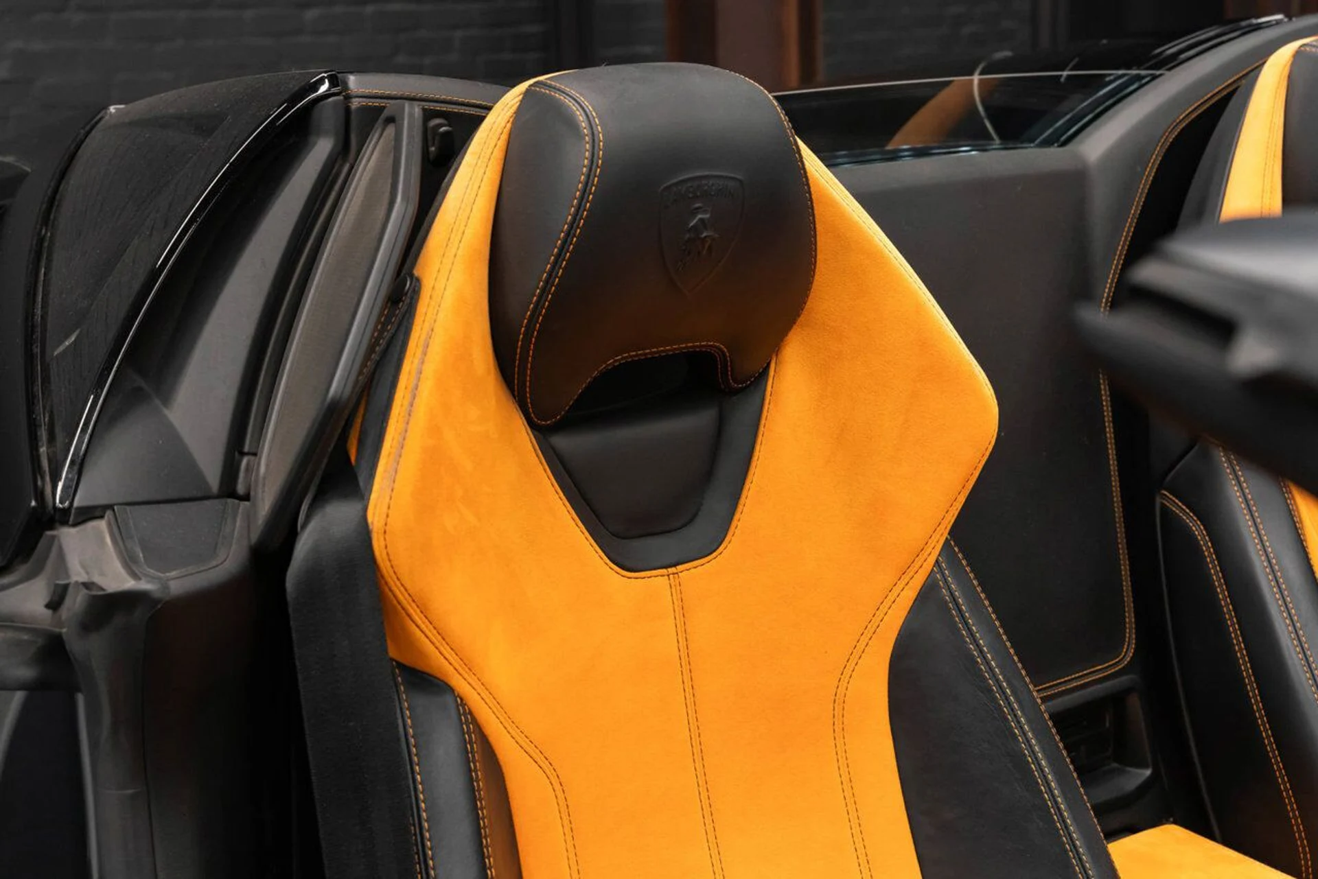 mph148_2705855992_lamborghini_huracan_2016_22c48d2c7d