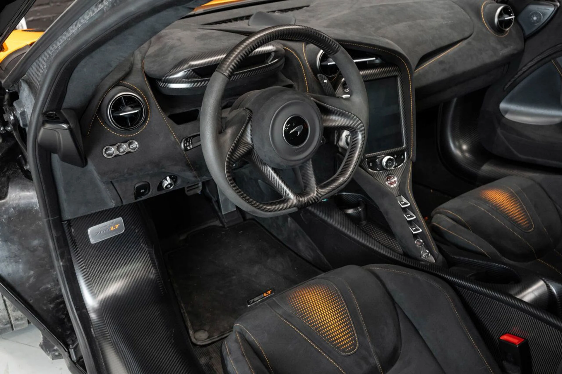 mph151_2152567329_mclaren_765lt_2021_17a35492b4
