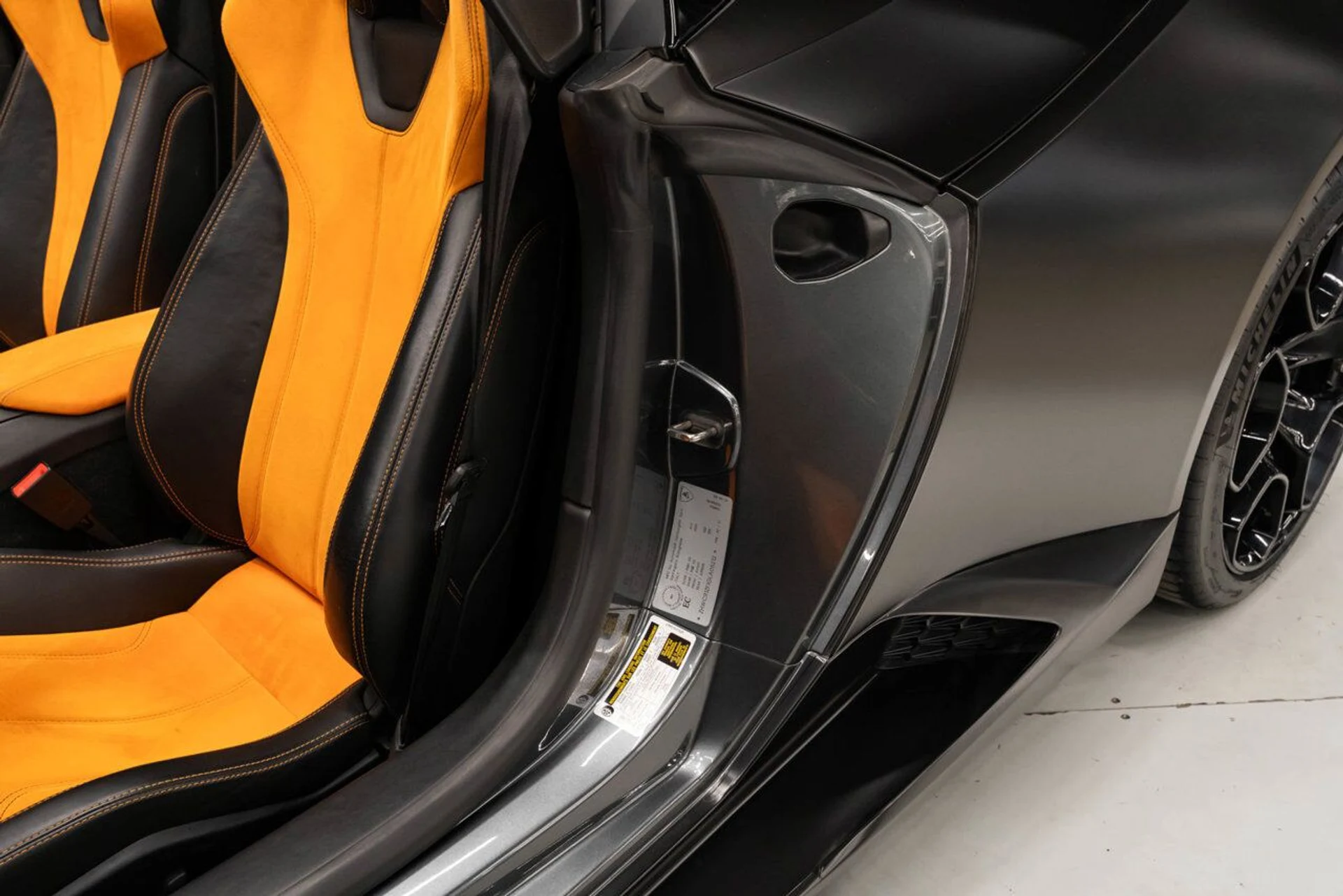 mph151_2636889609_lamborghini_huracan_2016_c7222c5cf0