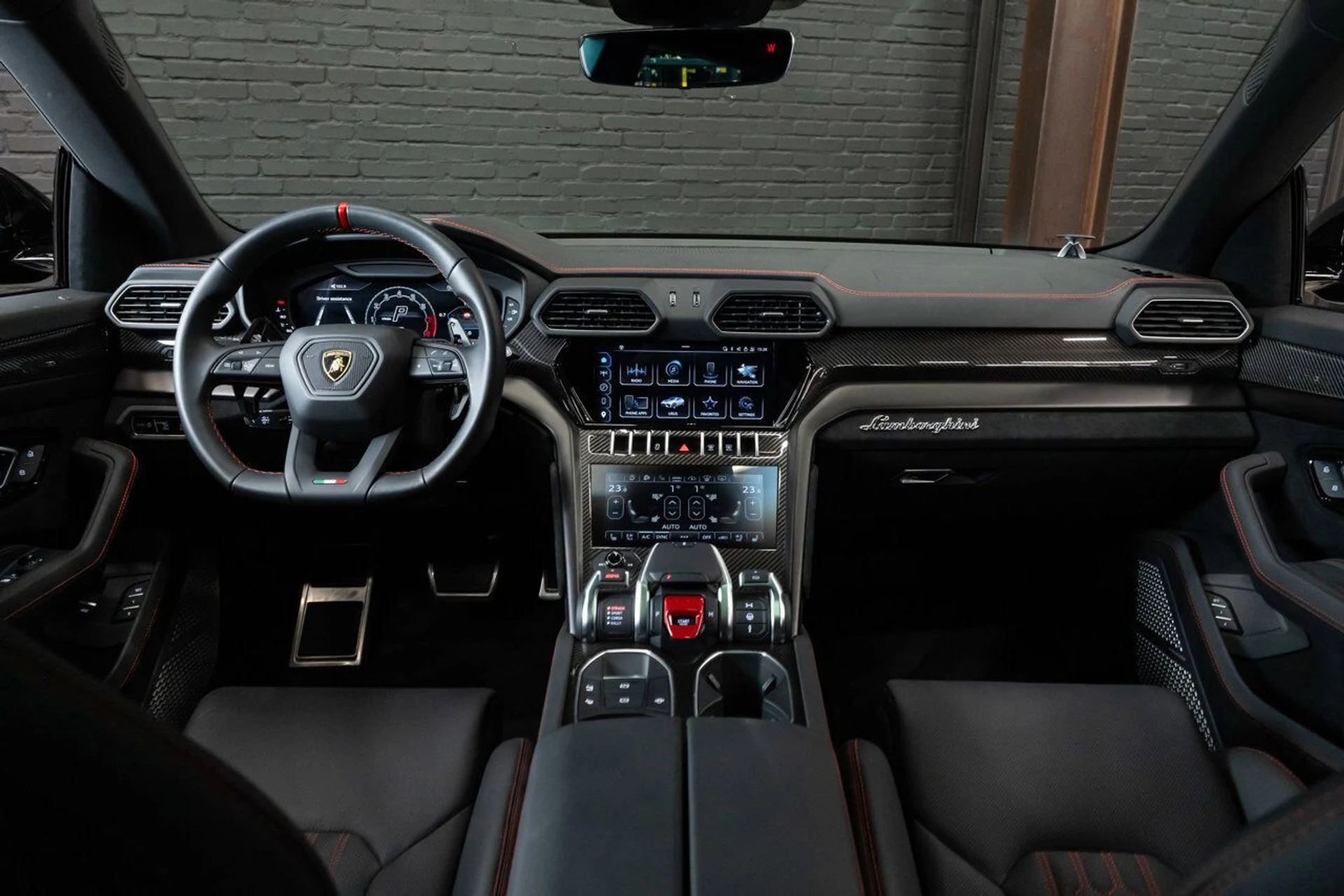 mph151_868636789_lamborghini_urus_2023_00fa7858cd