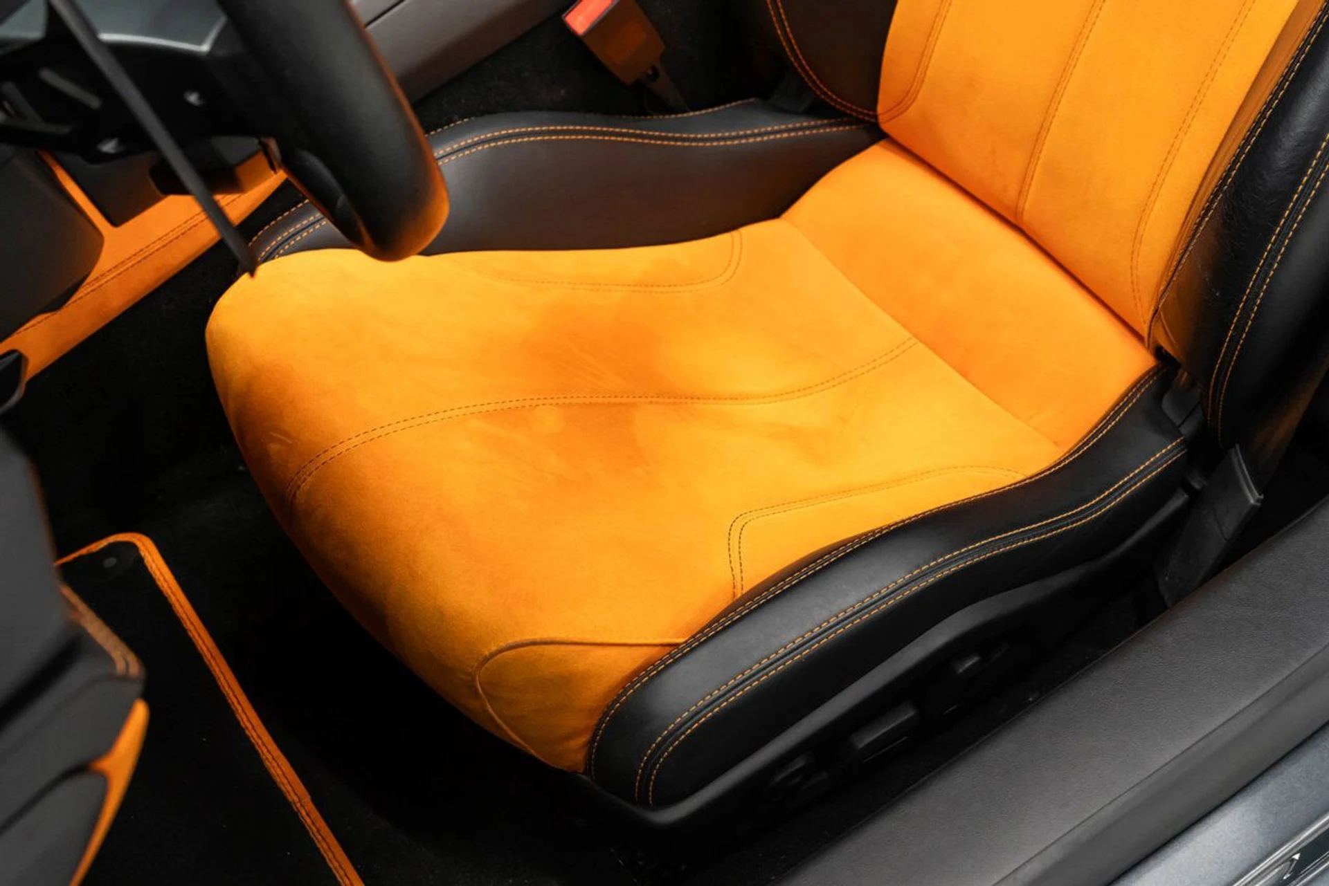 mph153_3893613928_lamborghini_huracan_2016_31a7287db5