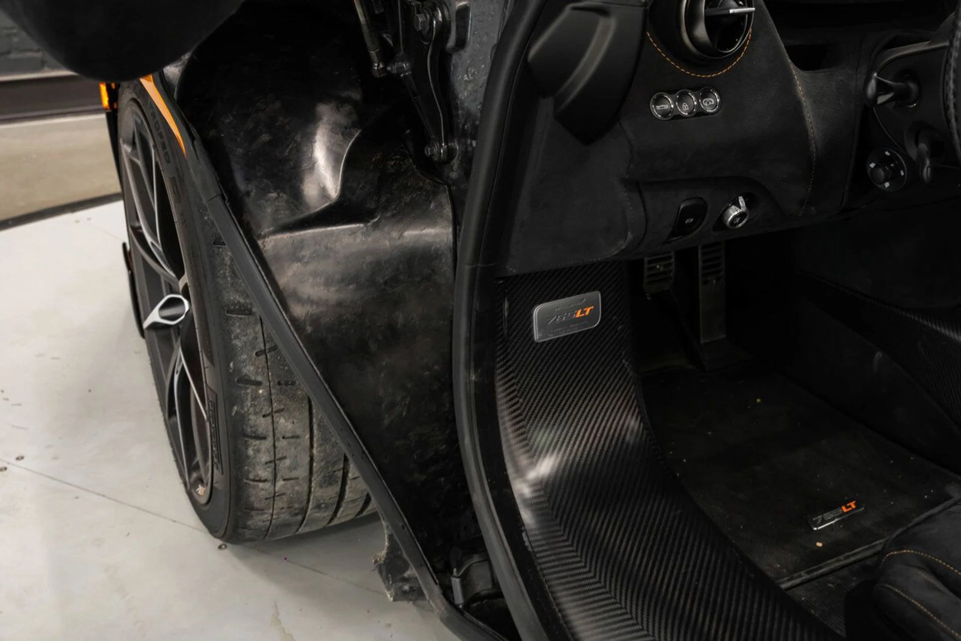 mph153_3896646293_mclaren_765lt_2021_4ac1182eb5