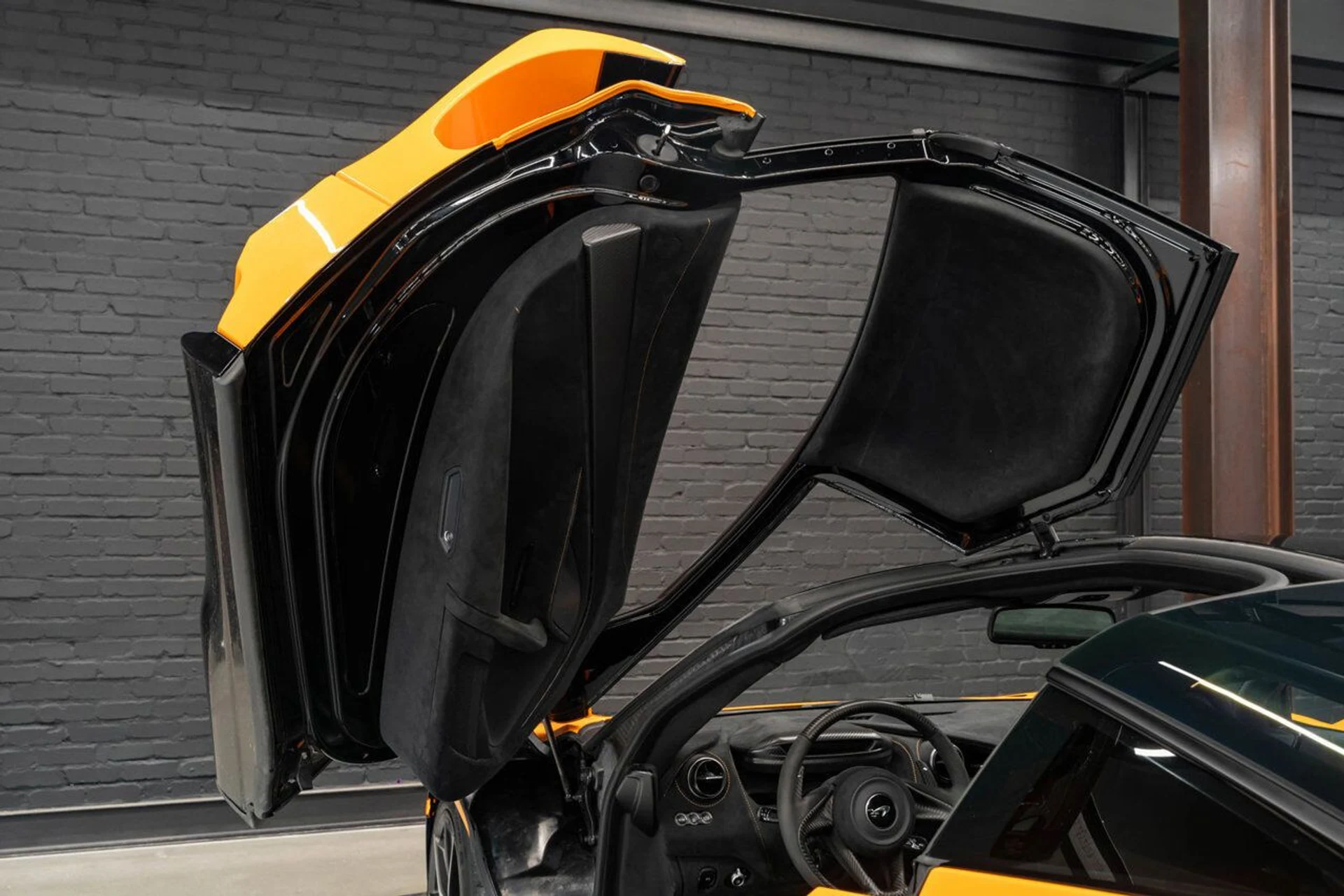 mph154_3337870768_mclaren_765lt_2021_a100368c22