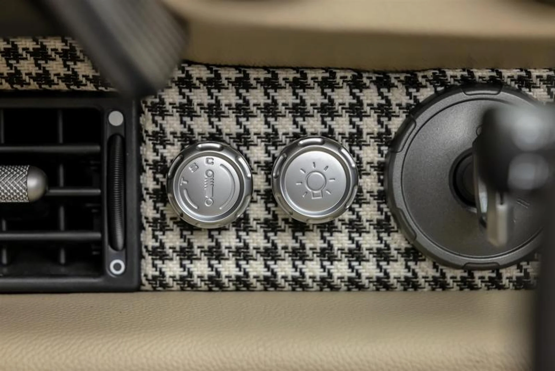 mph156_2711612072_D8282_CD_6_02_E7_40_BA_BD_52_42_BE_411741_B9_89c06adf29