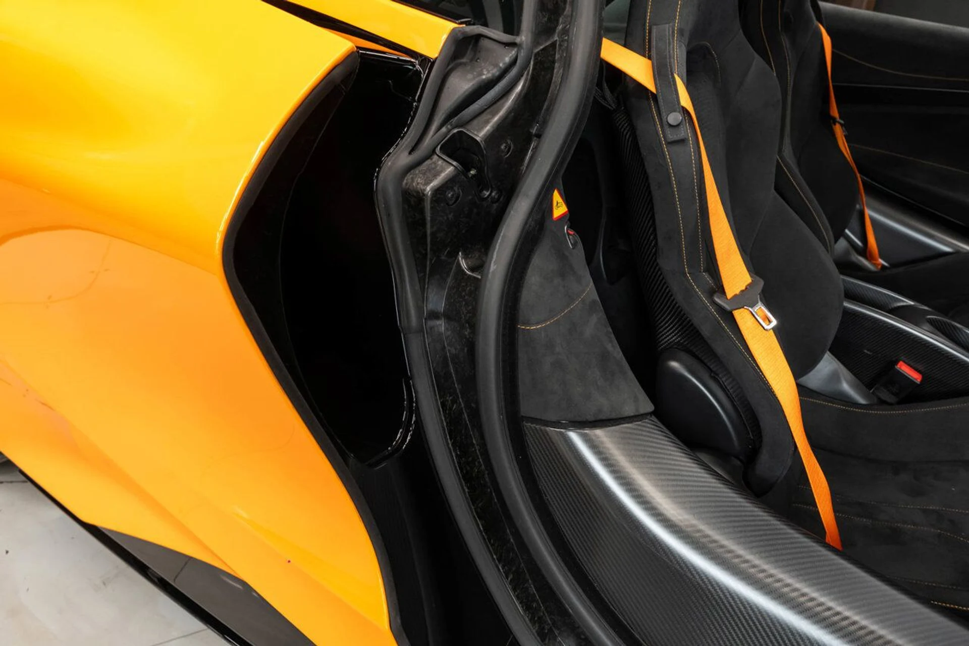 mph162_2109057277_mclaren_765lt_2021_623f9baa1d