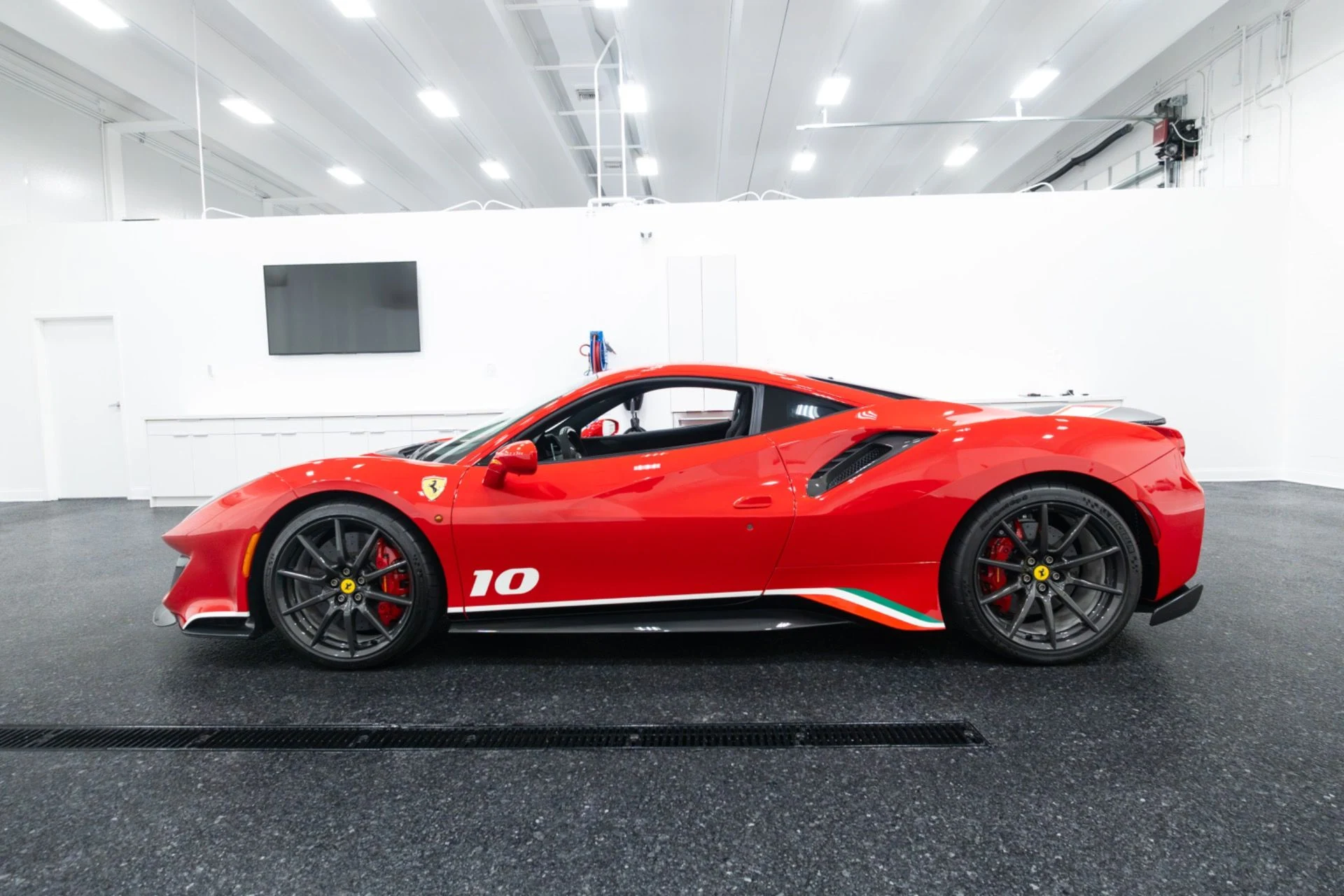 mph170_3533086804_Used_2020_Ferrari_488_Pista_1788470814_7420cae2e8